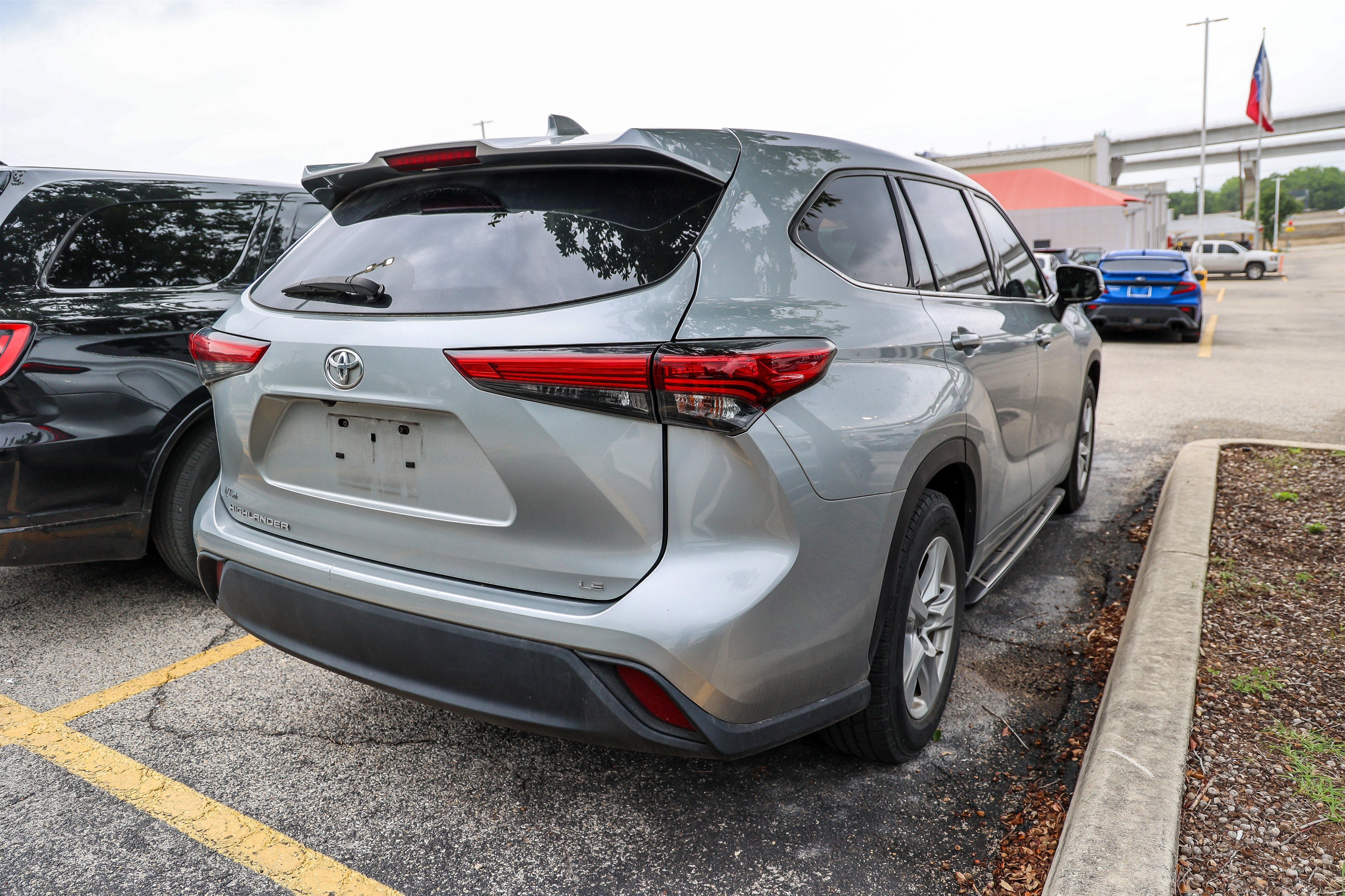 2021 Toyota Highlander LE