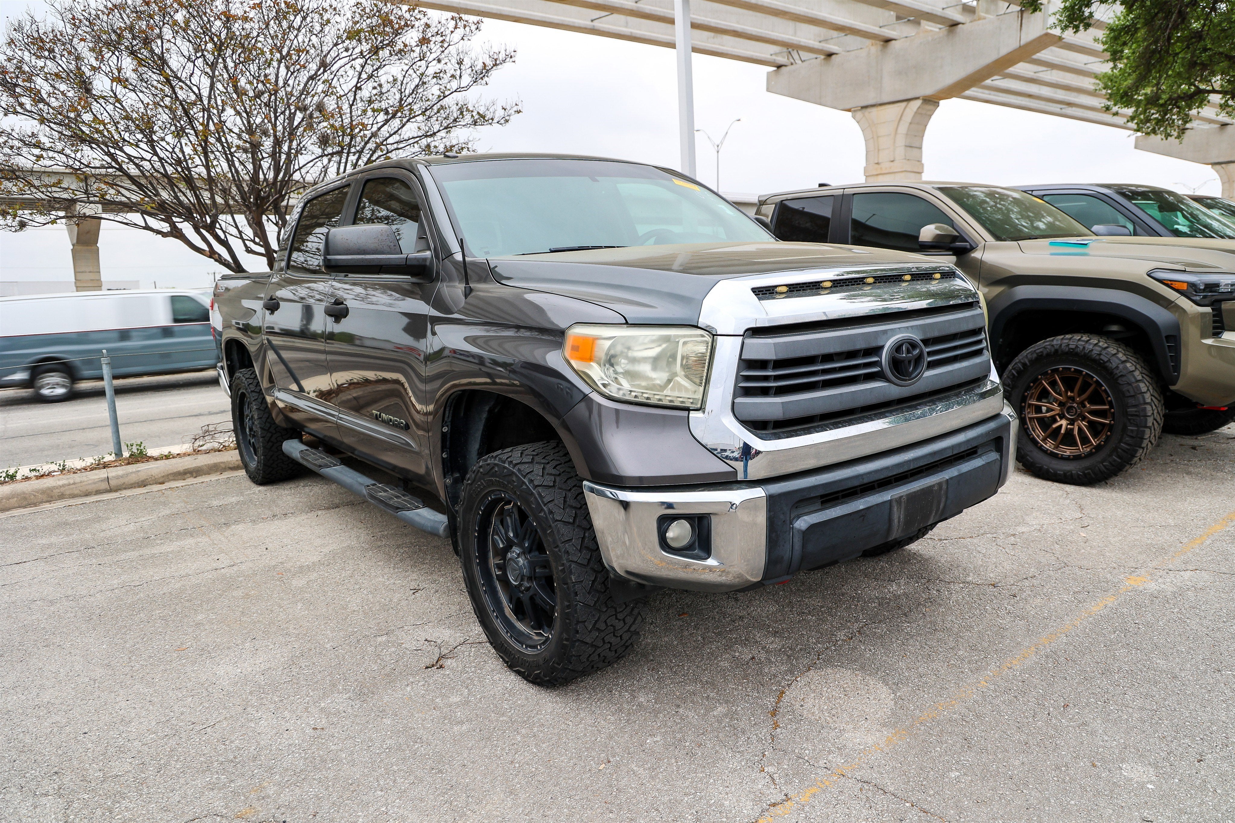 2014 Toyota Tundra 2WD Truck SR5