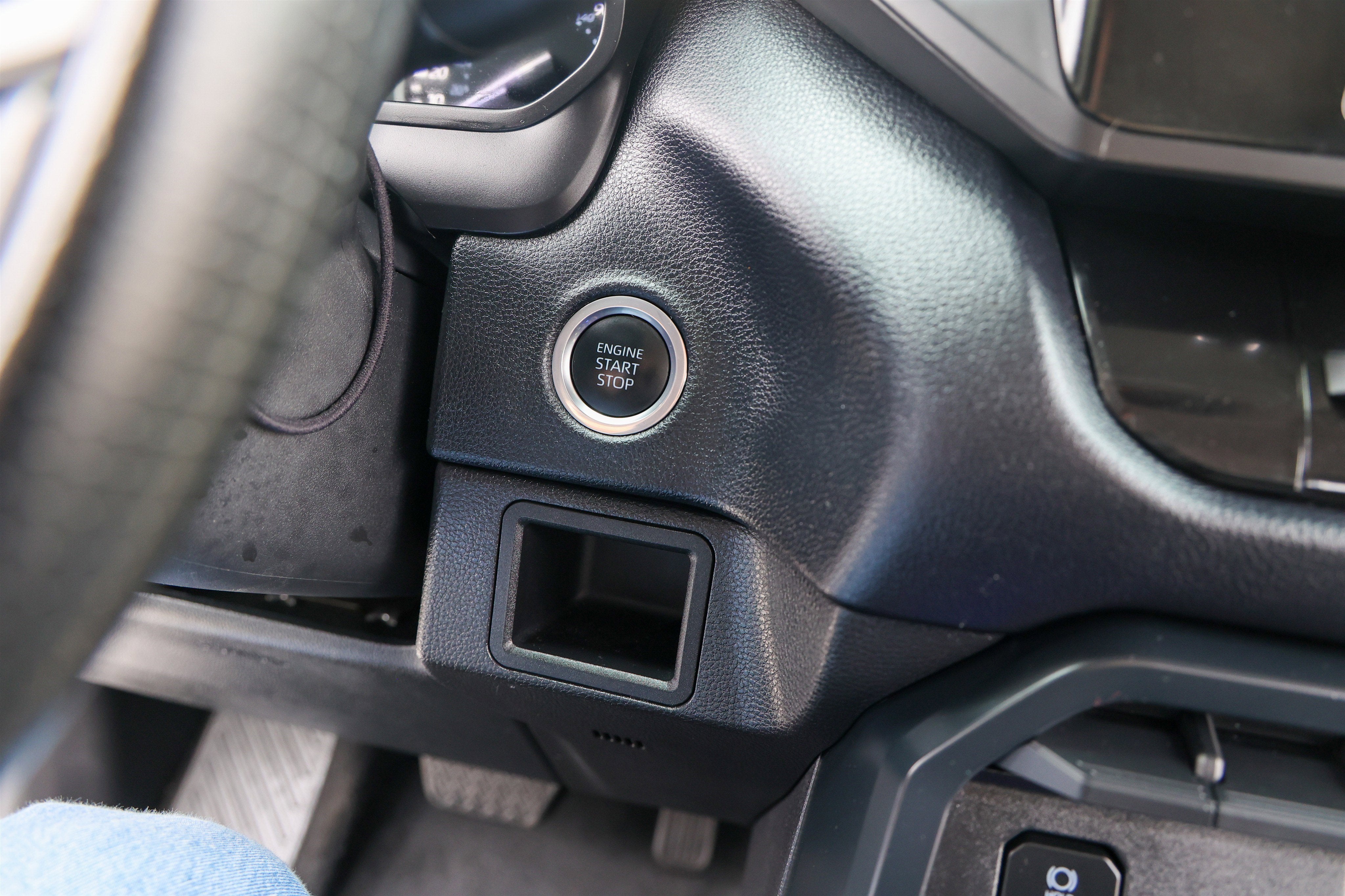 2024 Toyota TUNDRA 4X2 SR