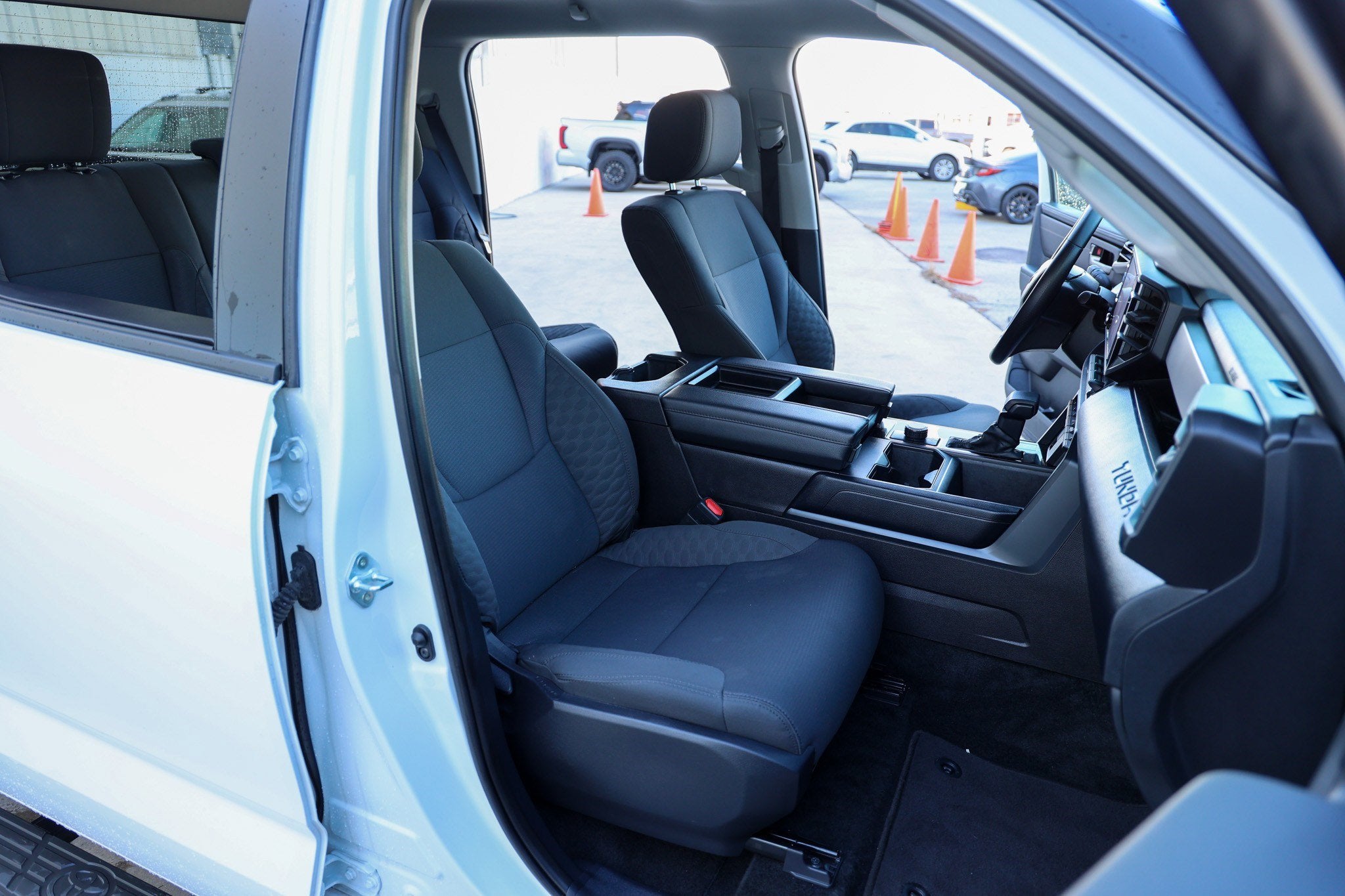 2024 Toyota TUNDRA 4X2 SR5