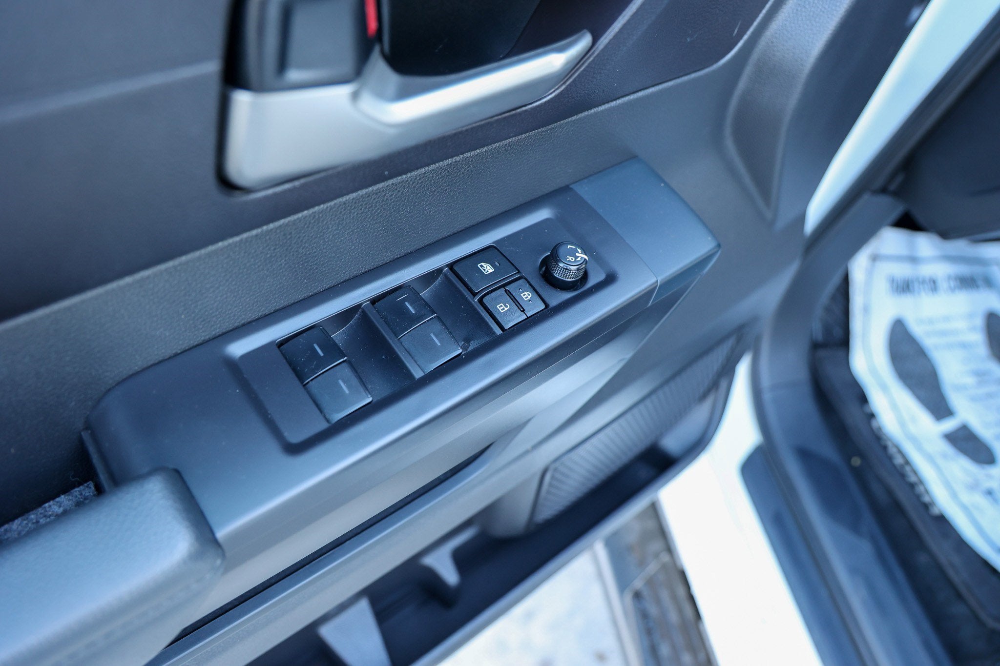 2024 Toyota TUNDRA 4X2 SR5