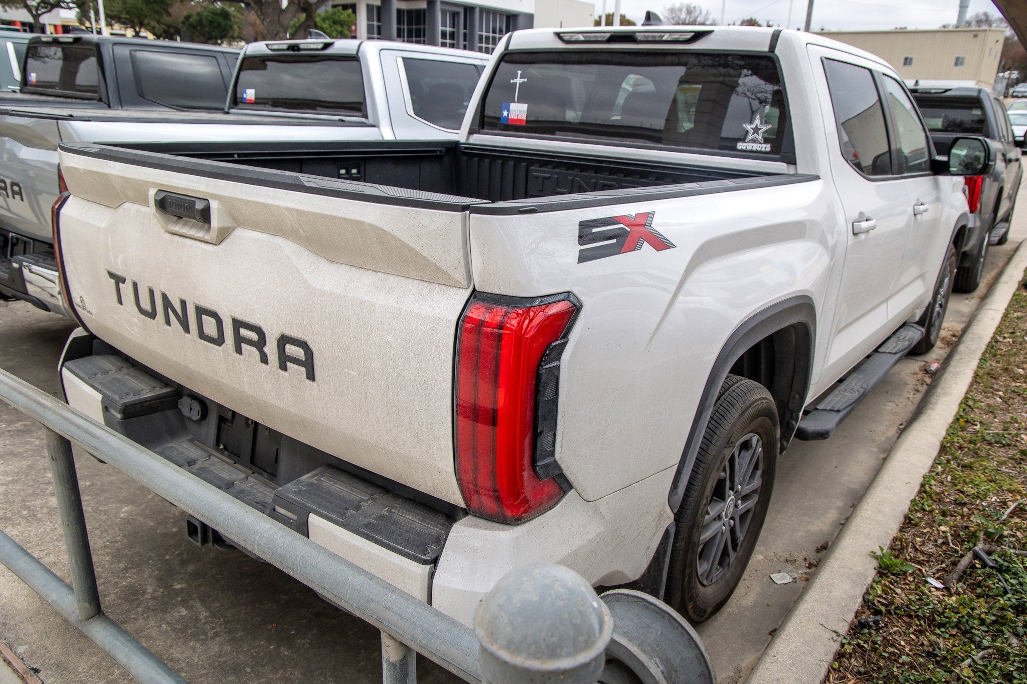 2024 Toyota TUNDRA 4X2 SR5