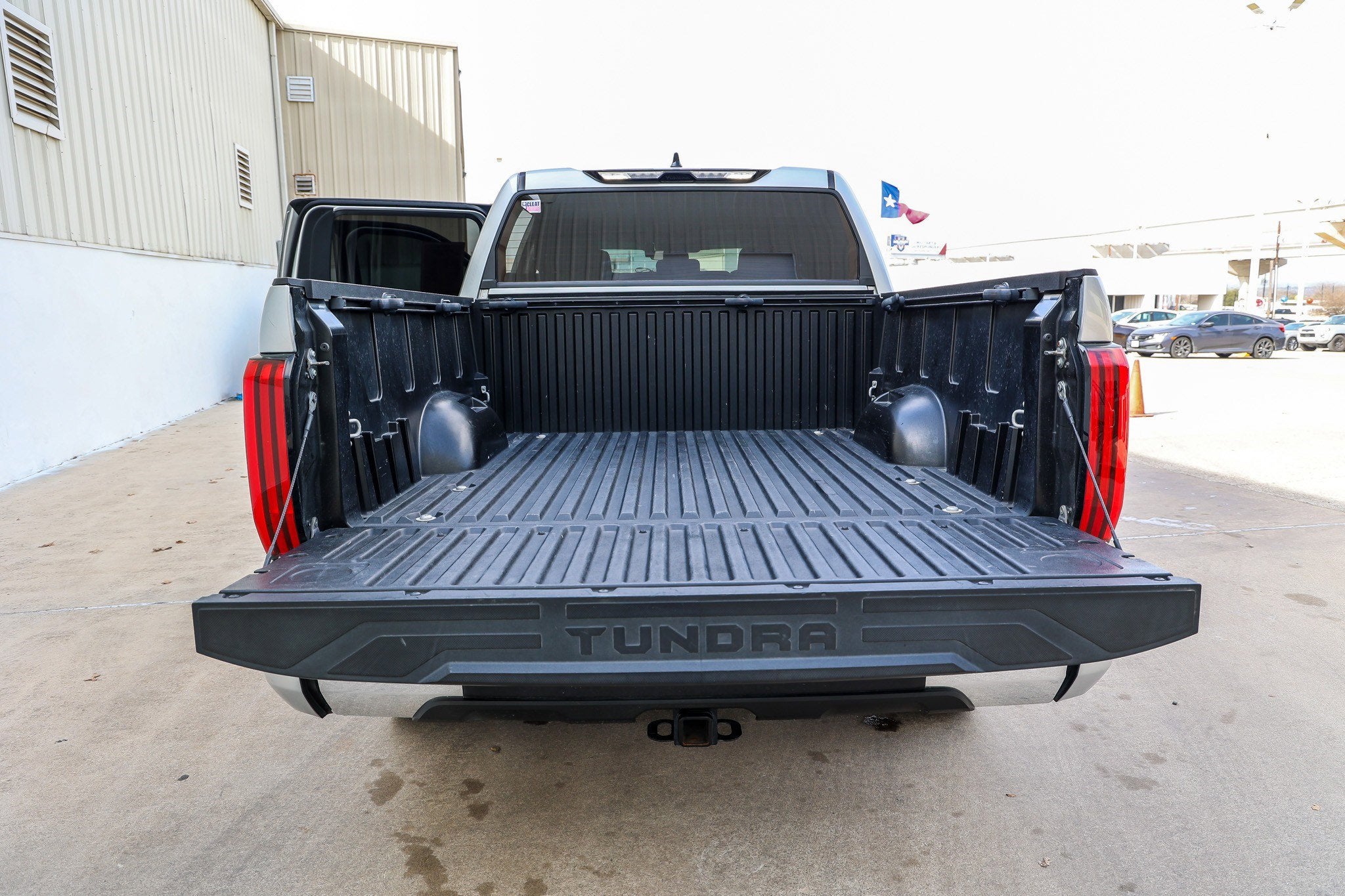 2022 Toyota TUNDRA 4X2 SR5