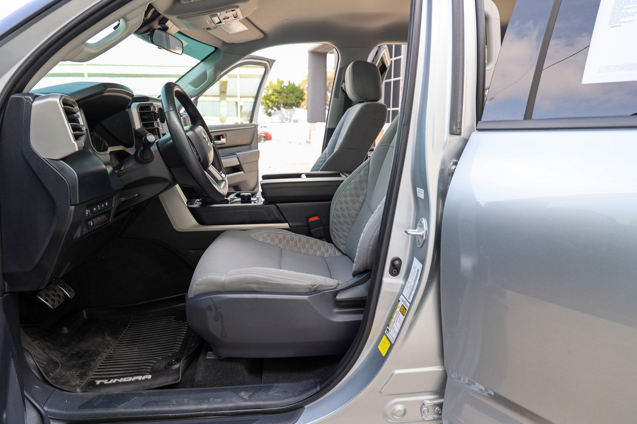 2022 Toyota TUNDRA 4X2 SR5