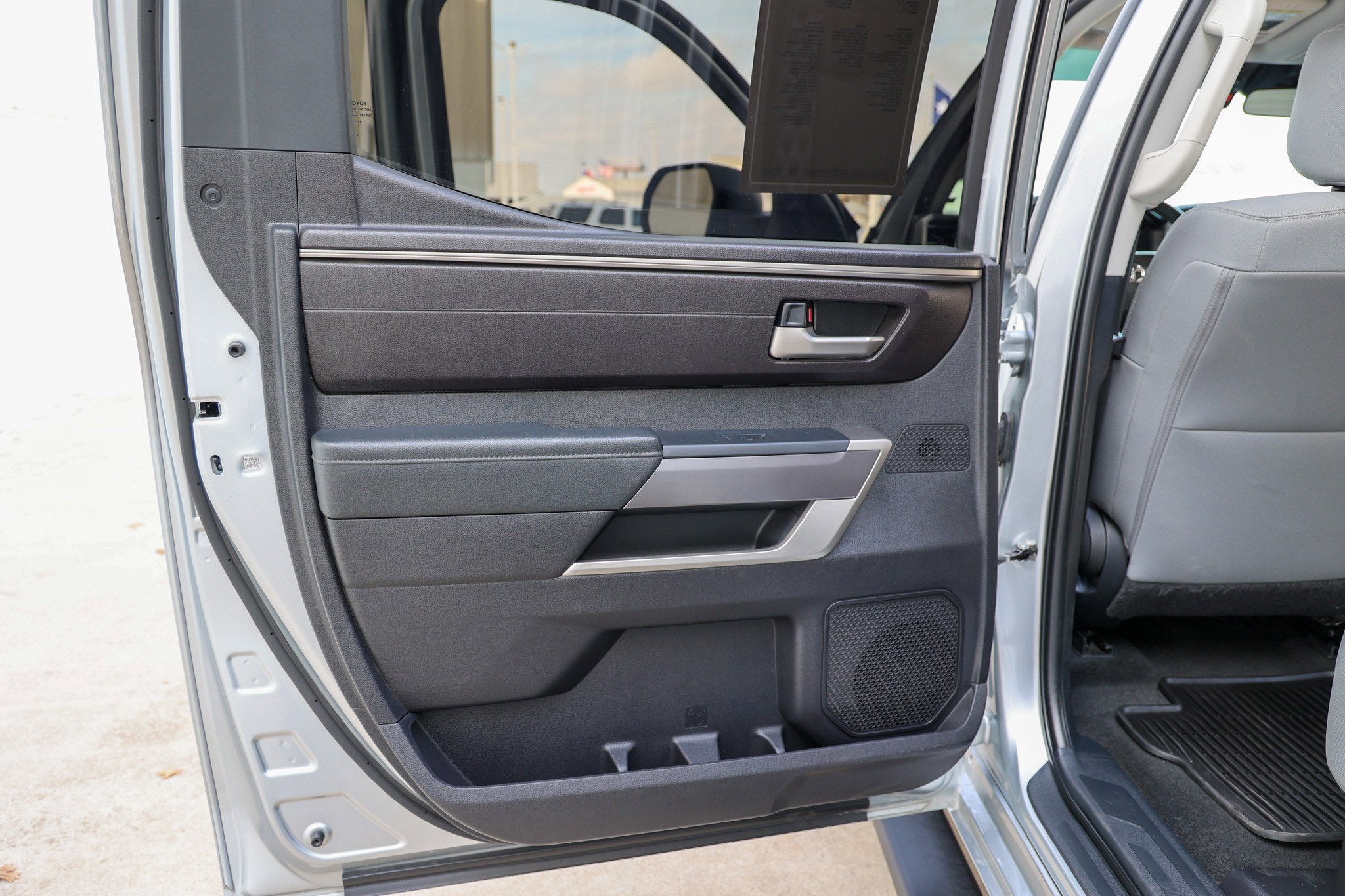 2022 Toyota TUNDRA 4X2 SR5