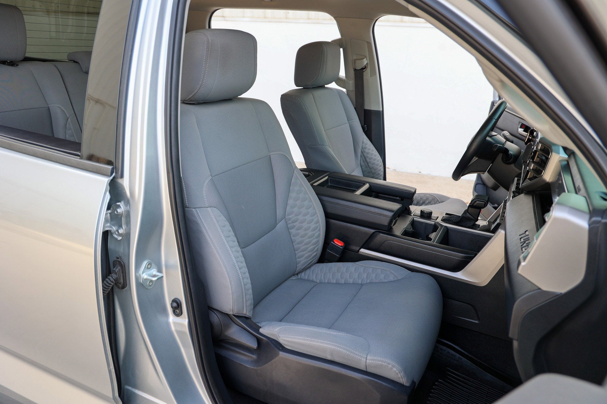 2022 Toyota TUNDRA 4X2 SR5