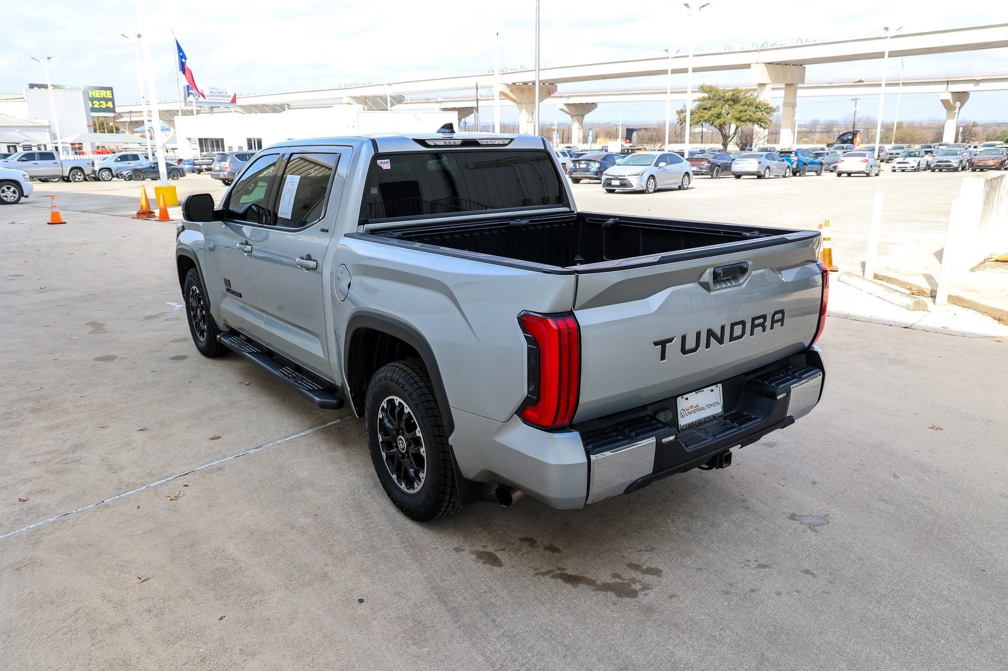 2022 Toyota TUNDRA 4X2 SR5