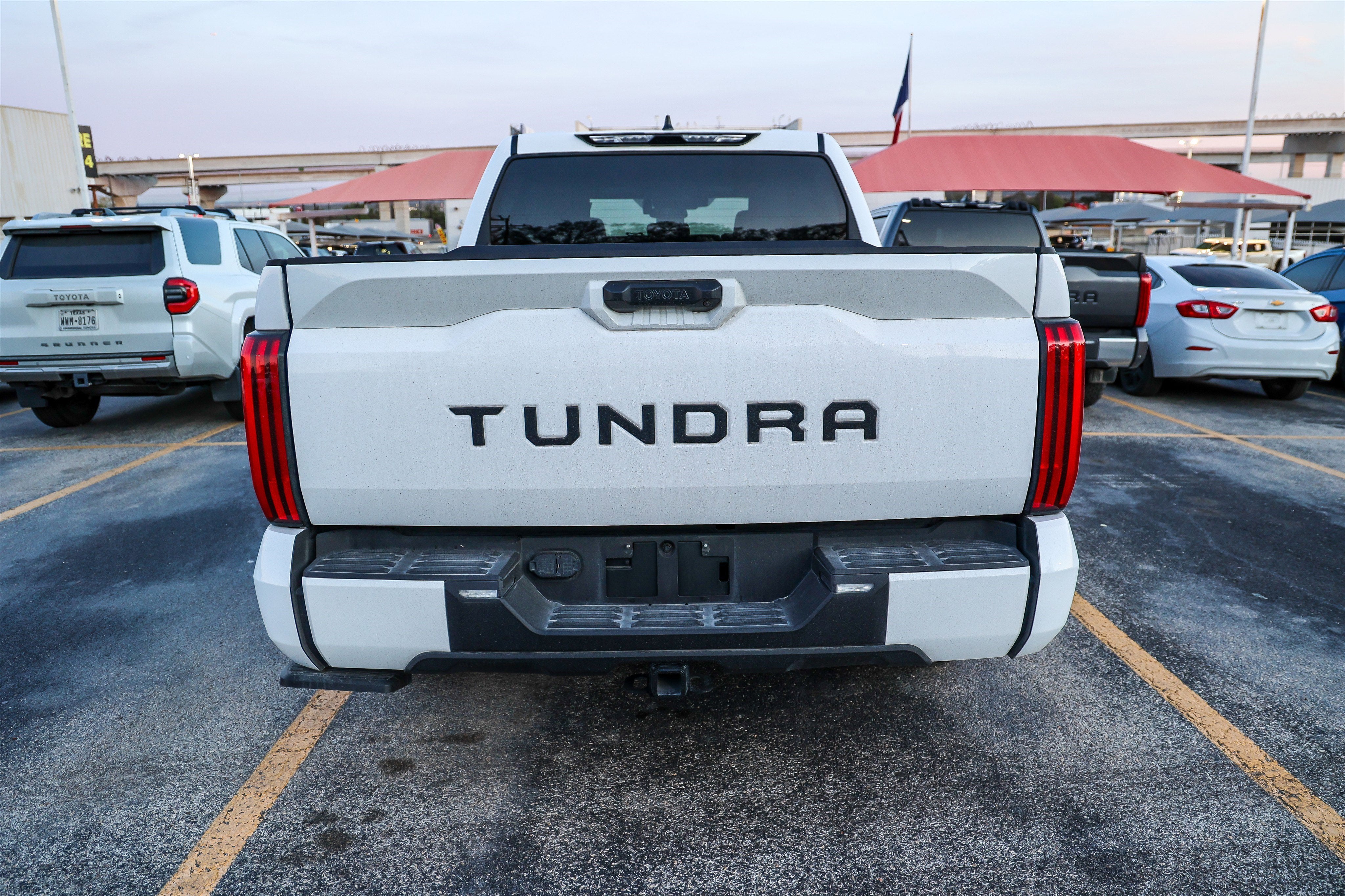2025 Toyota TUNDRA 4X2 SR5