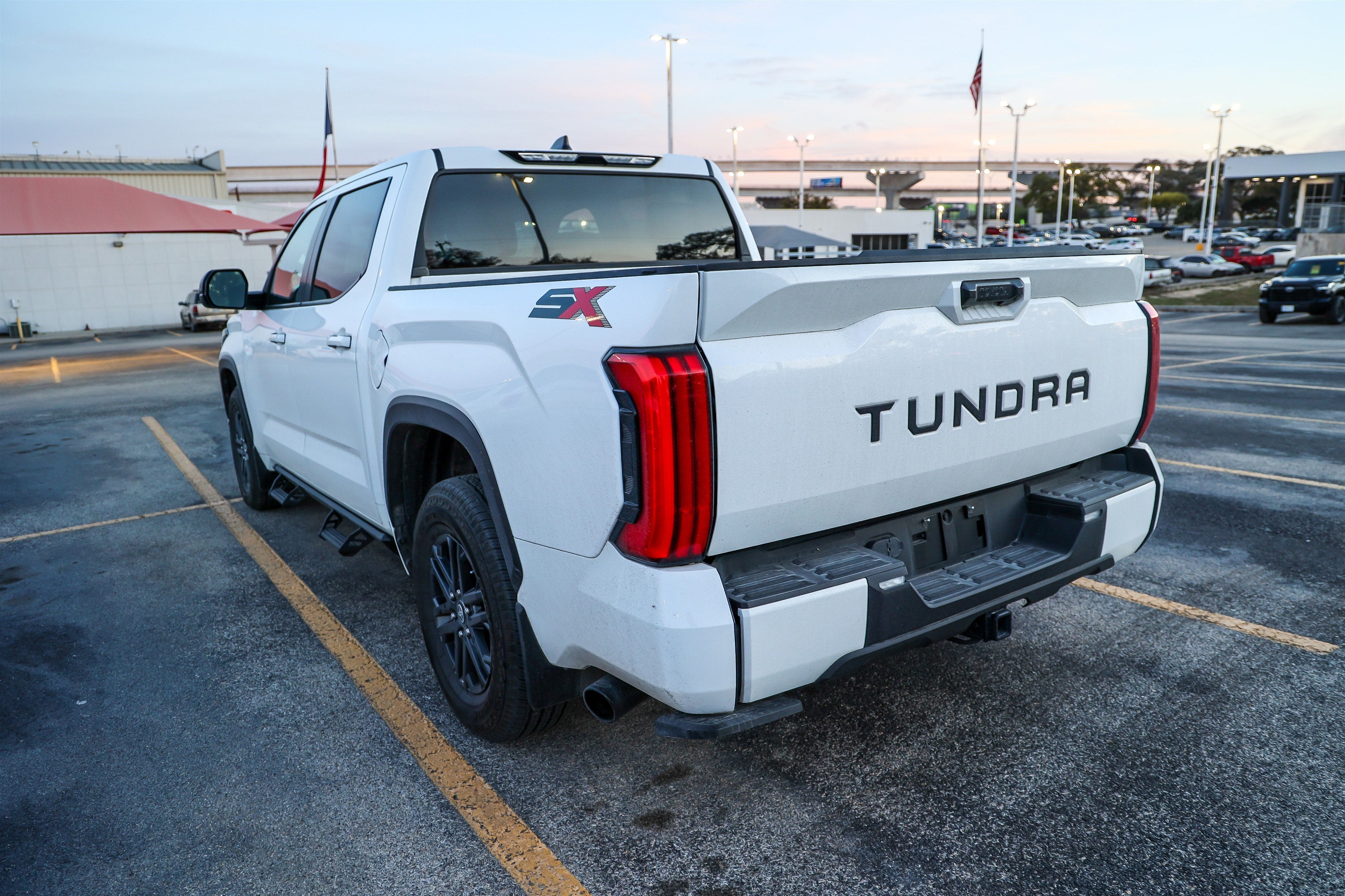 2025 Toyota TUNDRA 4X2 SR5