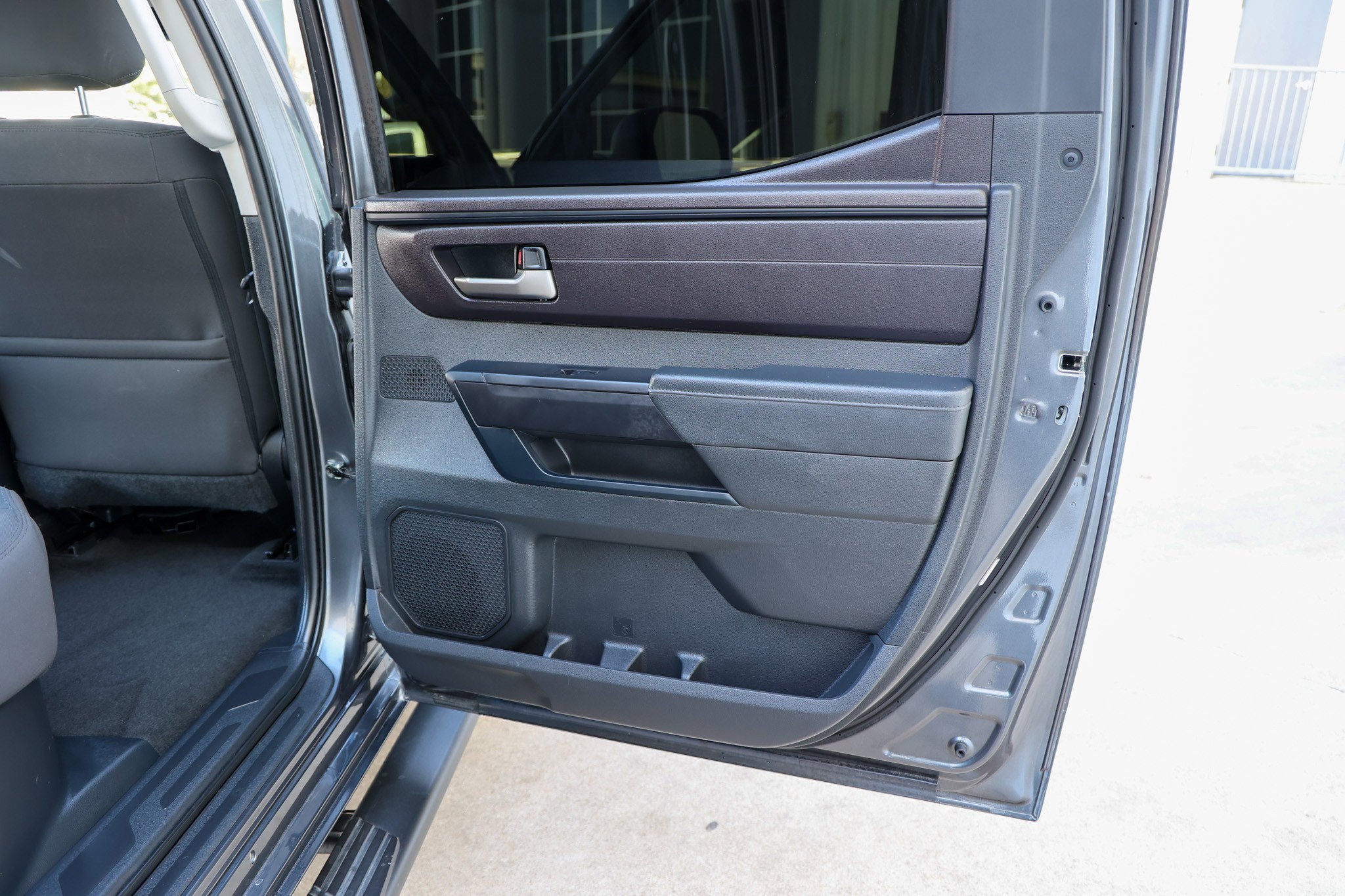 2024 Toyota TUNDRA 4X2 SR5