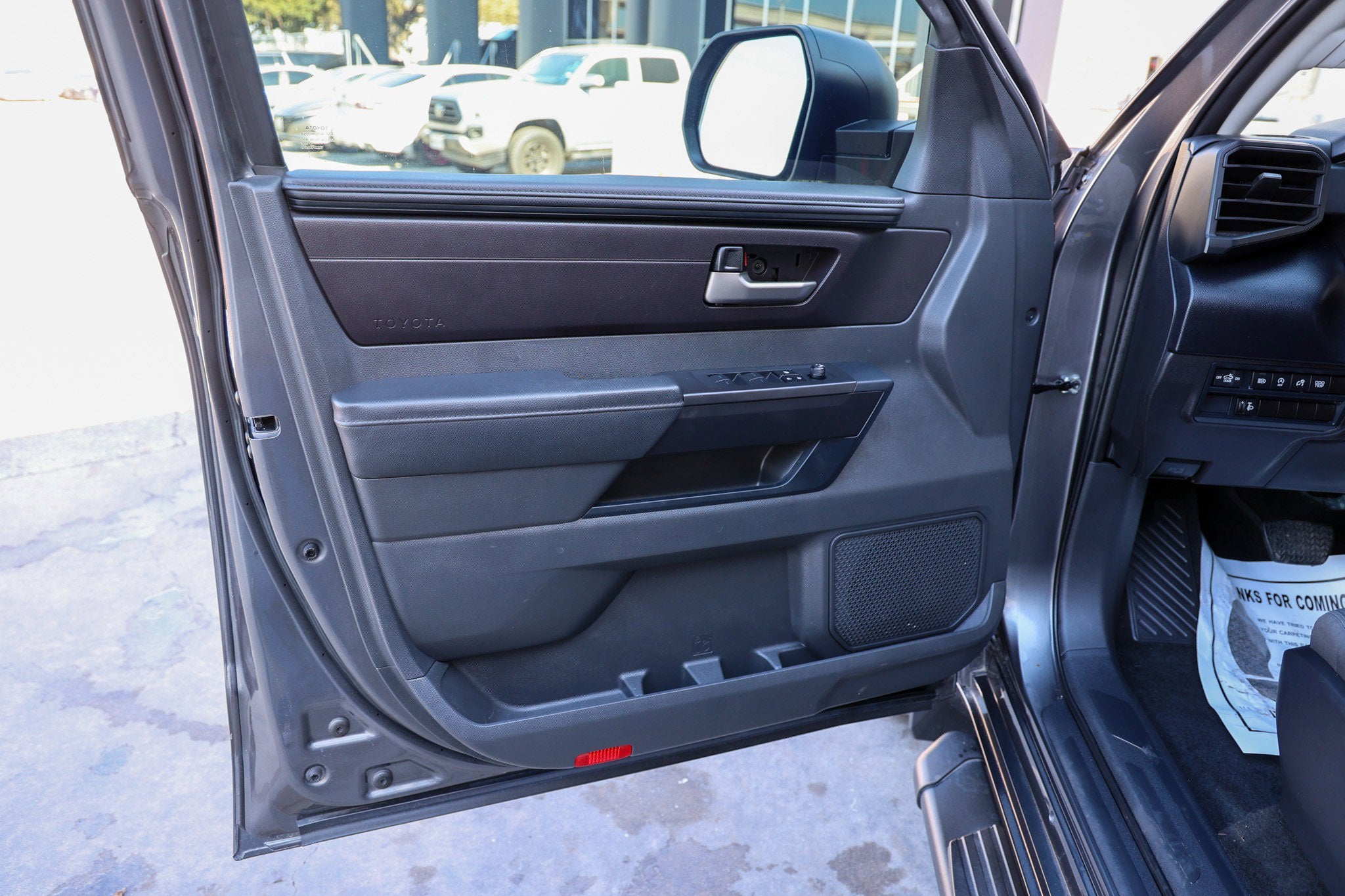 2024 Toyota TUNDRA 4X2 SR5