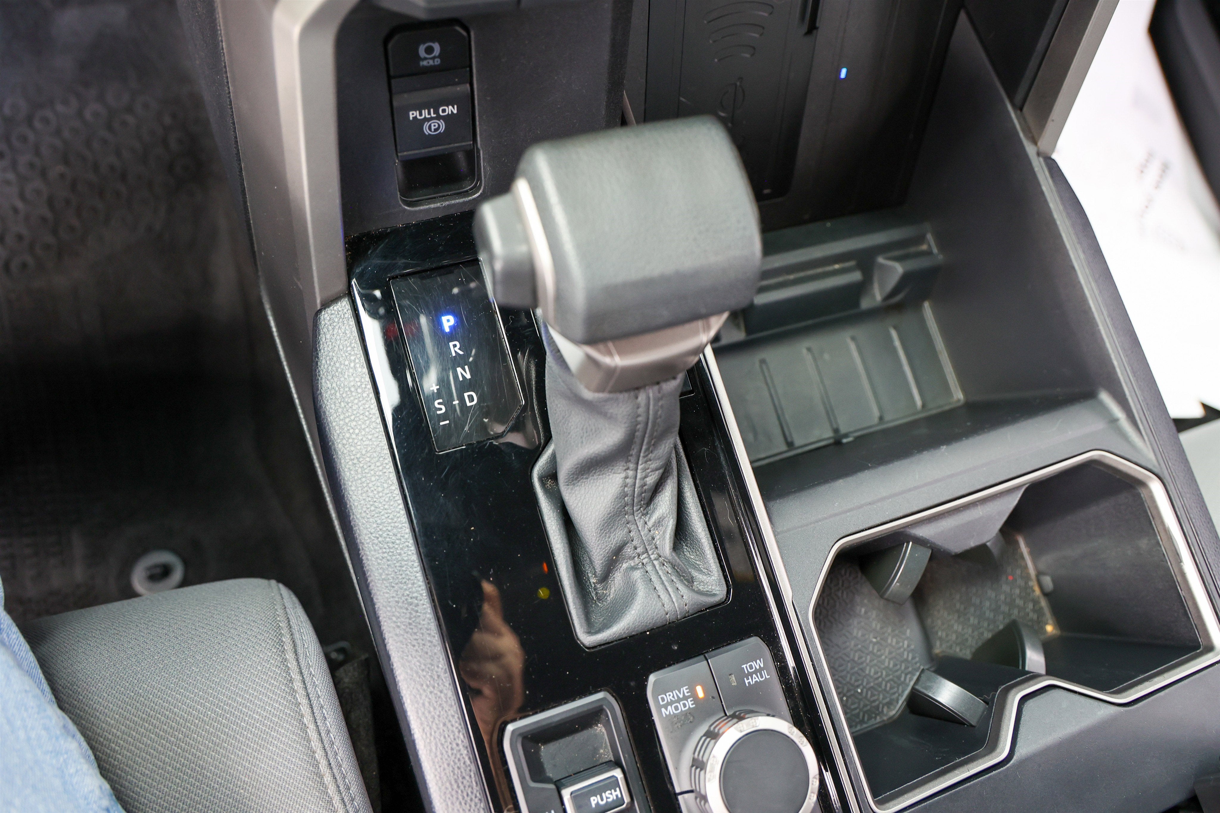 2025 Toyota TUNDRA 4X4 SR5