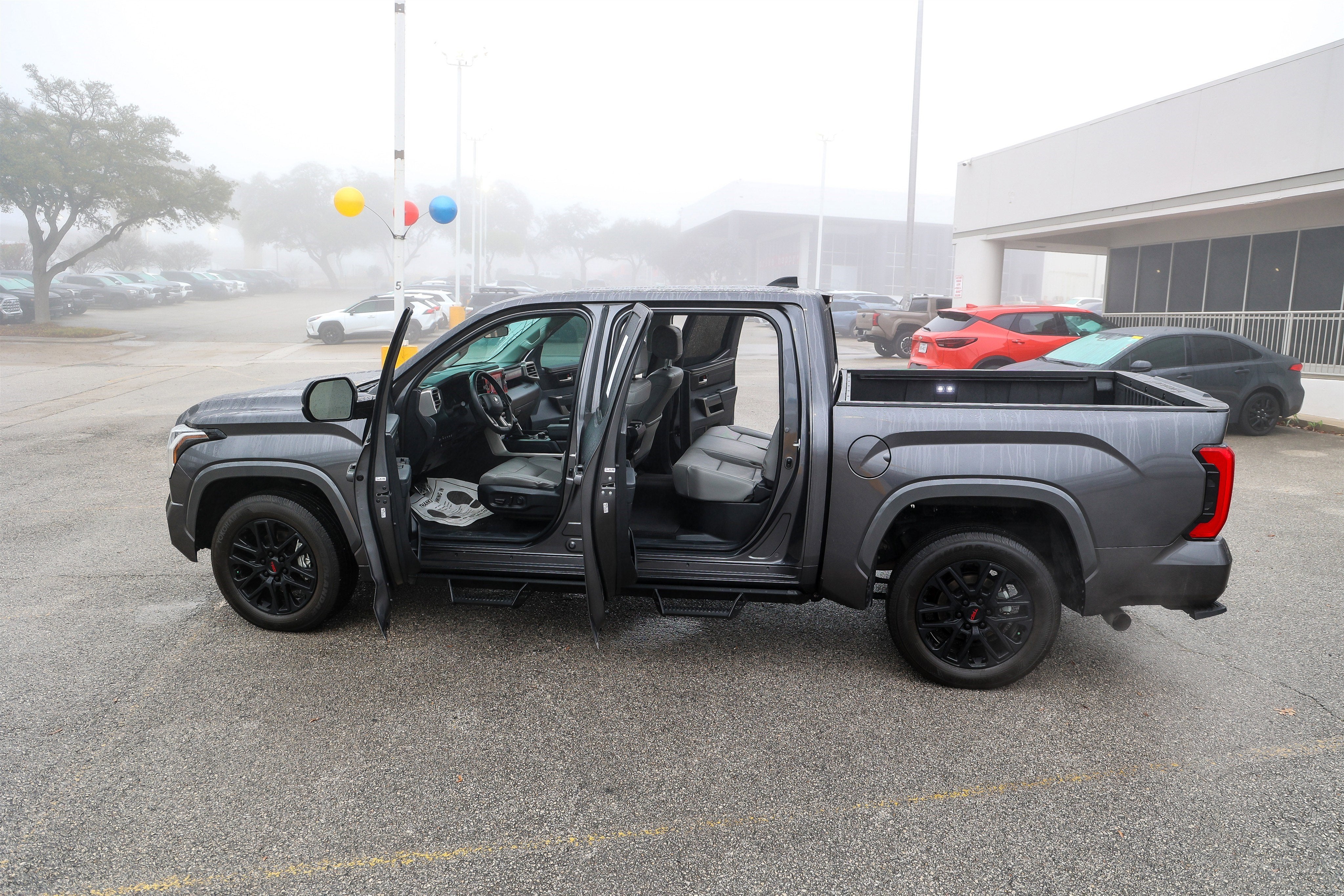 2024 Toyota TUNDRA 4X4 SR5