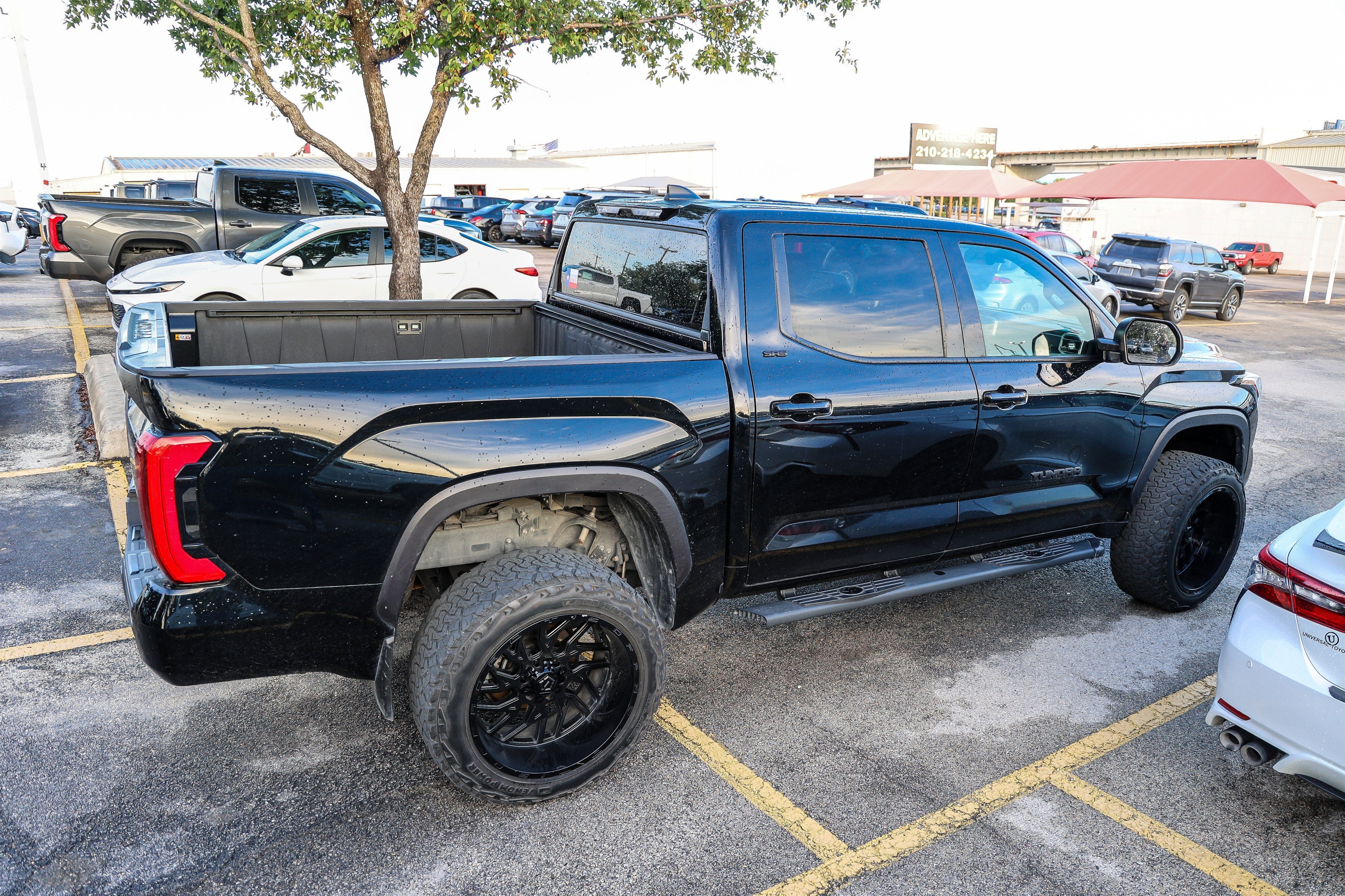 2025 Toyota TUNDRA 4X4 SR5