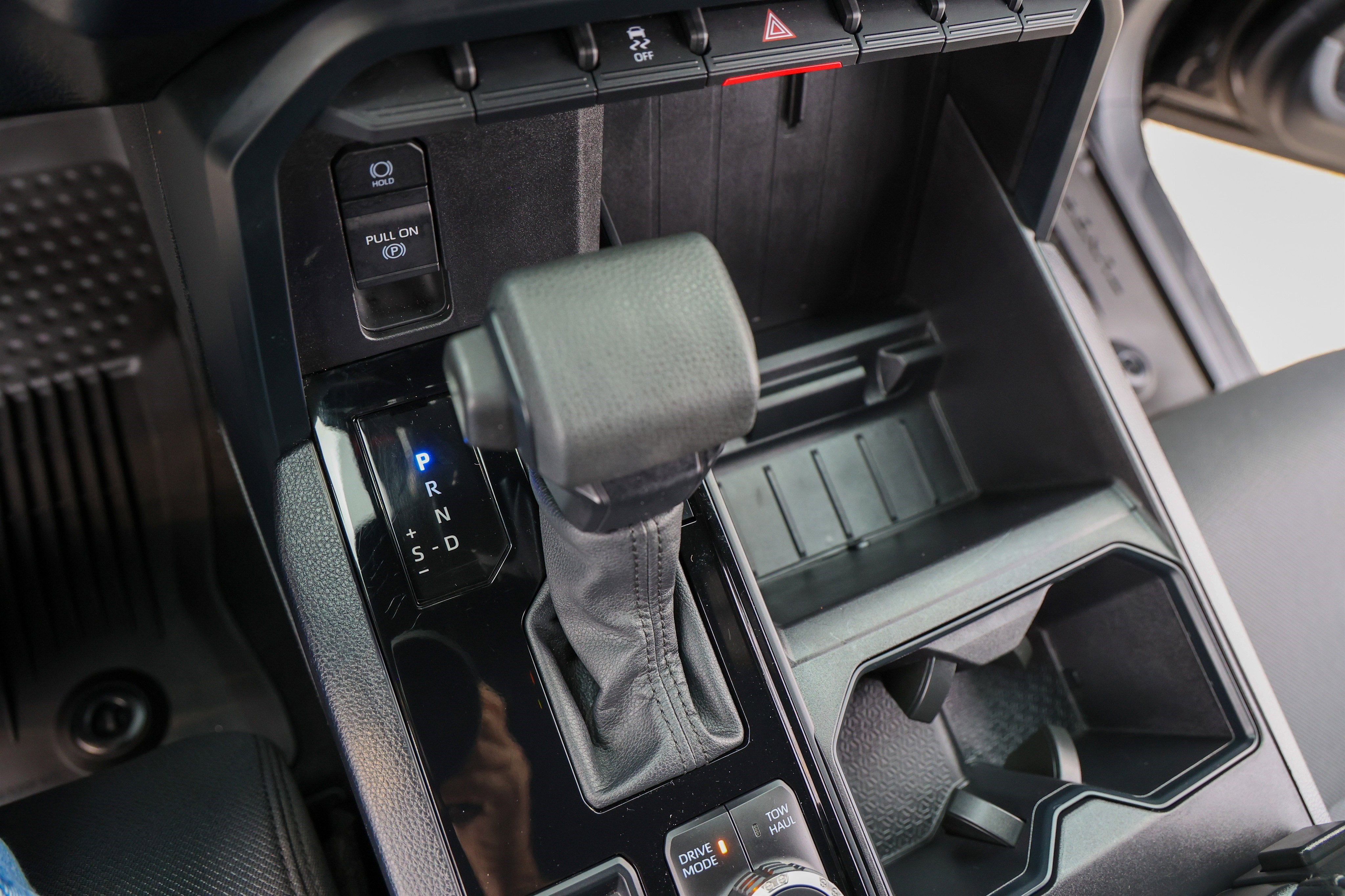 2026 Toyota TUNDRA 4X4 SR5