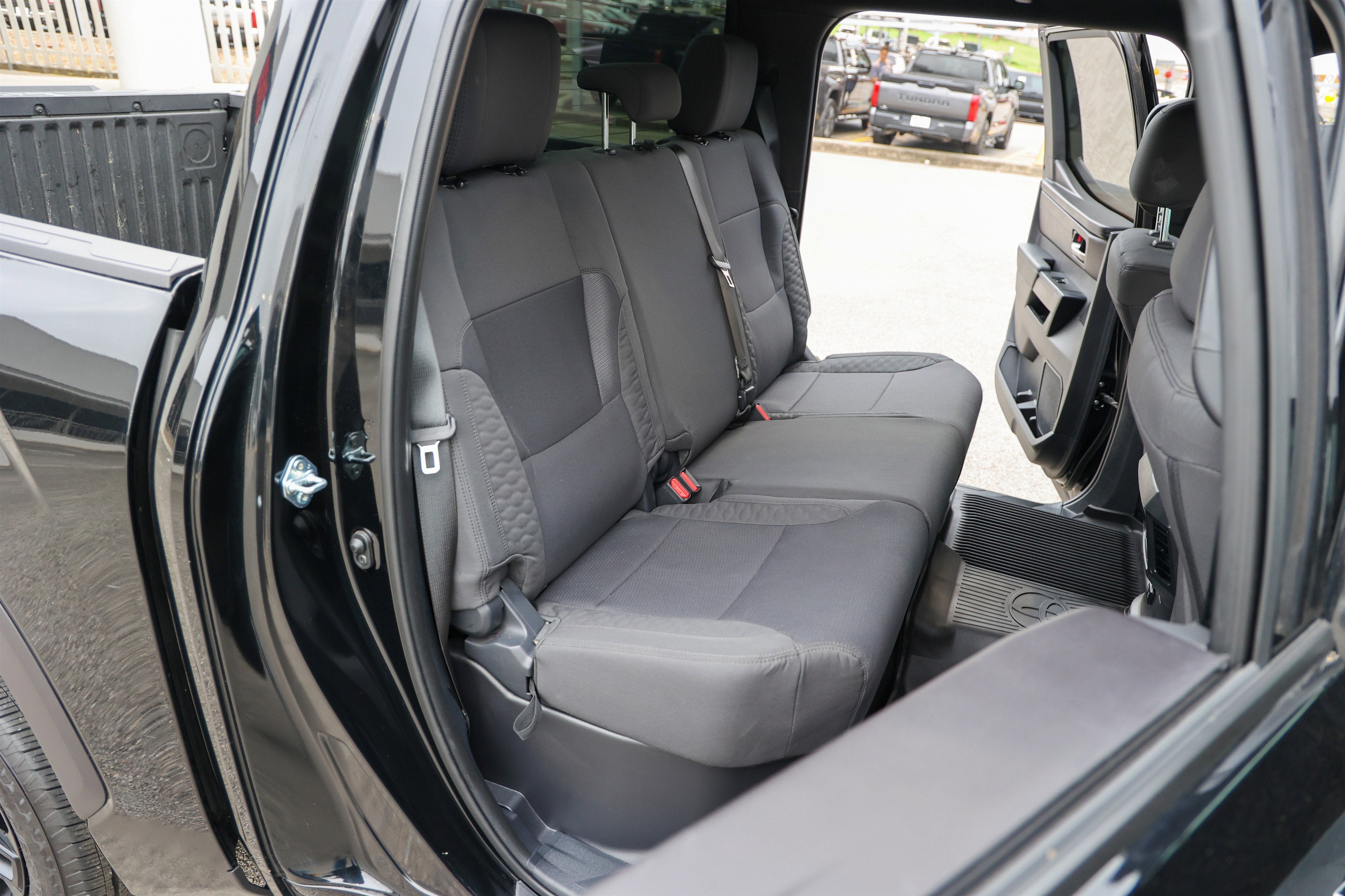 2026 Toyota TUNDRA 4X4 SR5