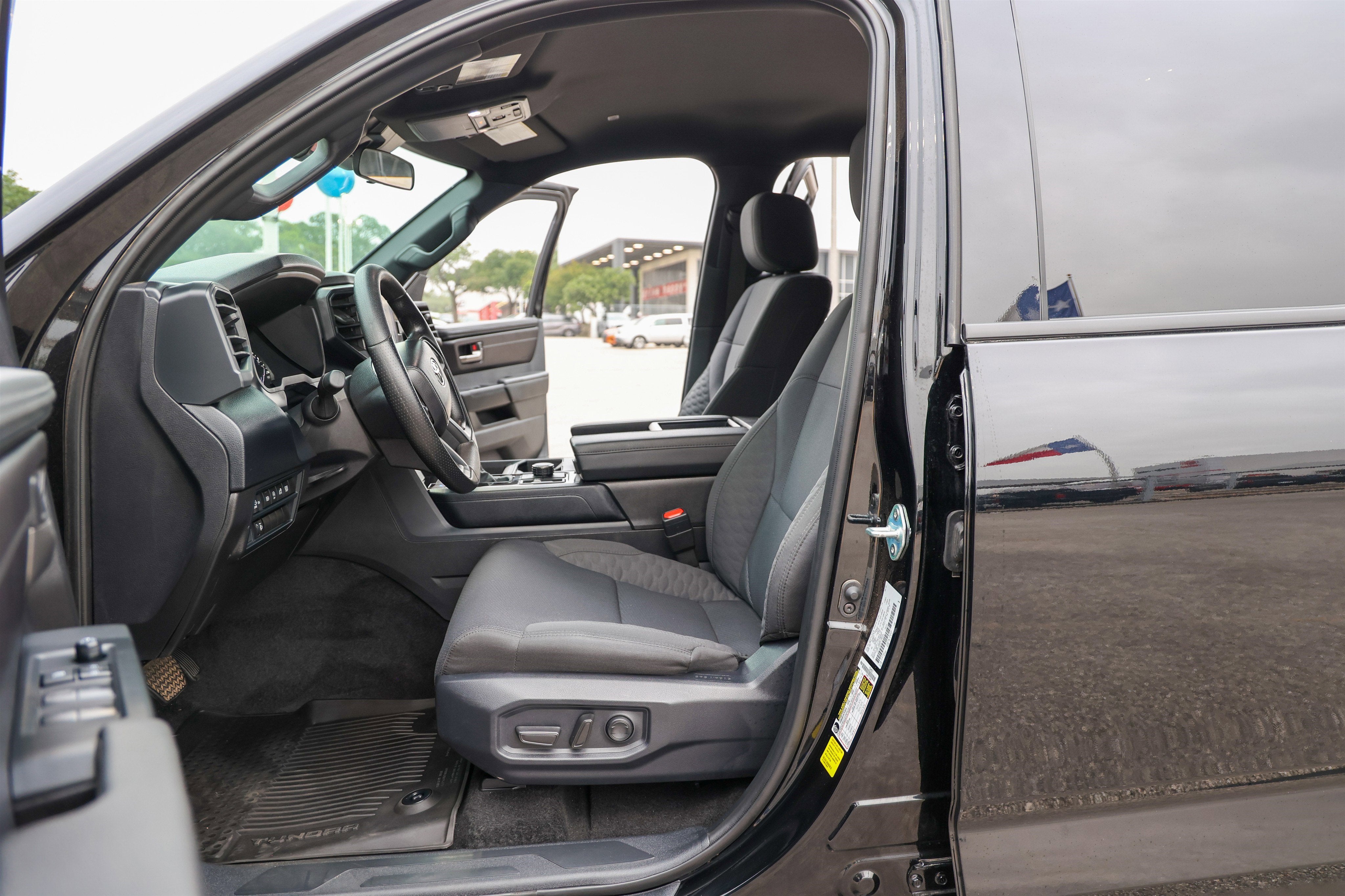2026 Toyota TUNDRA 4X4 SR5