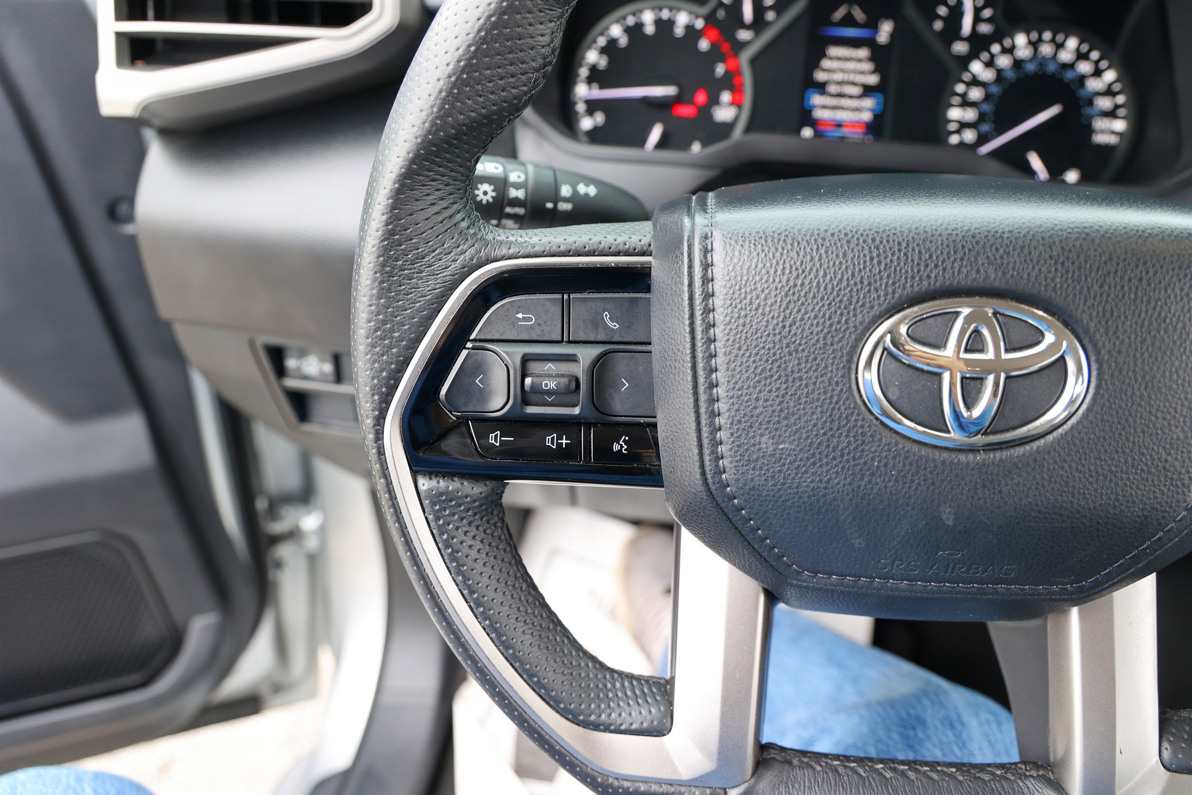 2023 Toyota TUNDRA 4X4 SR5