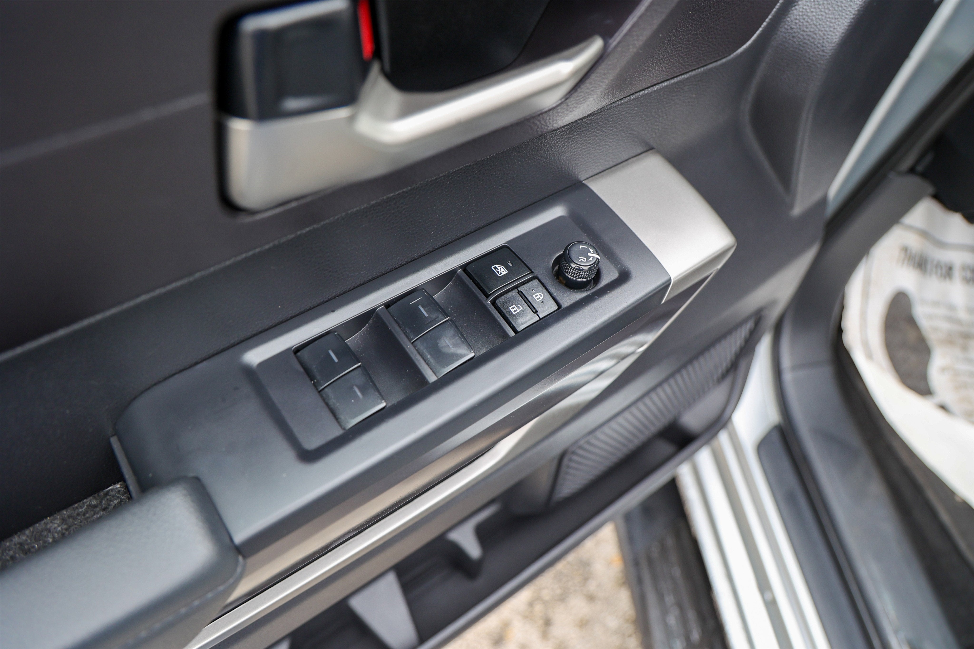 2023 Toyota TUNDRA 4X4 SR5