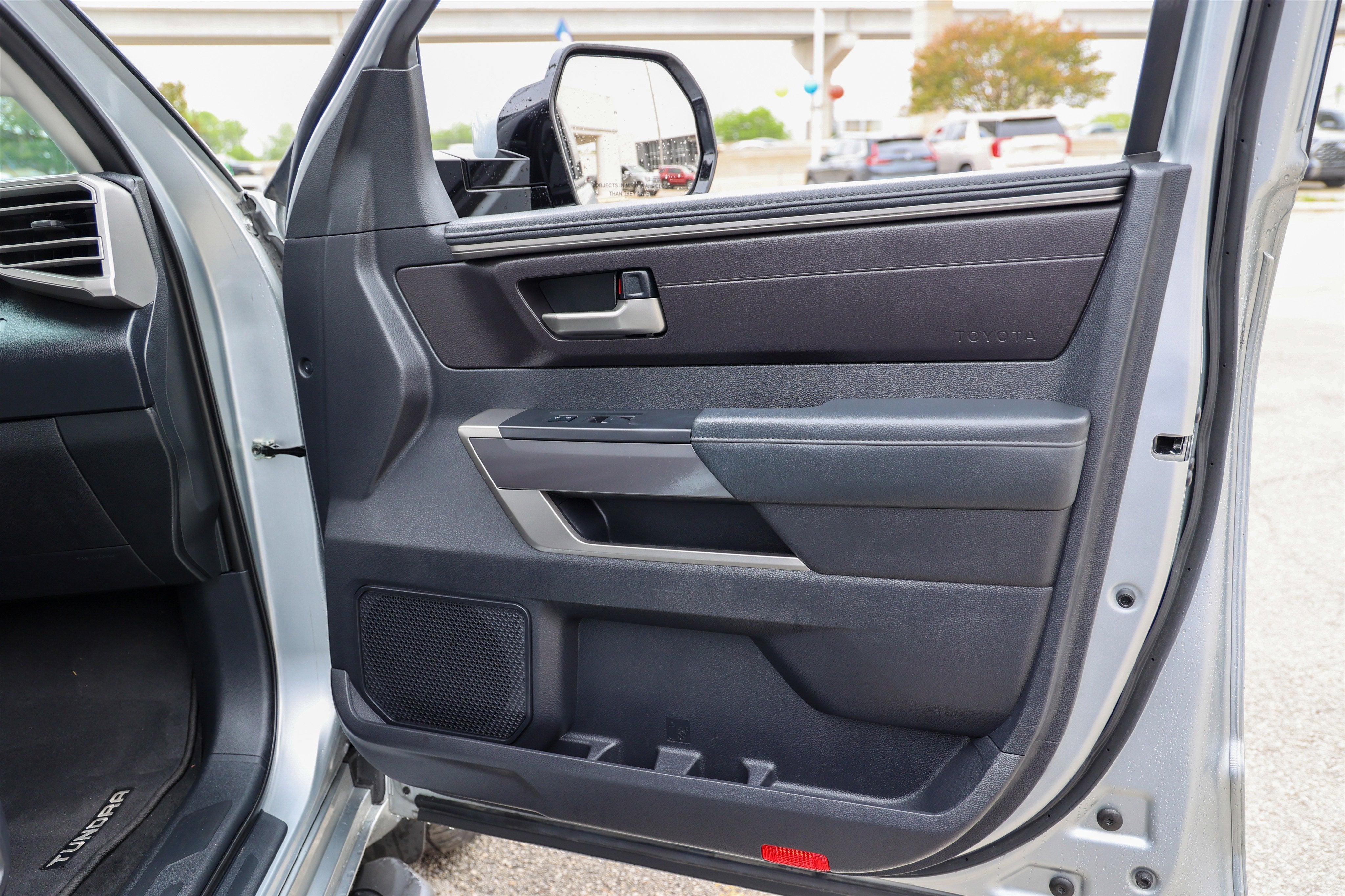 2023 Toyota TUNDRA 4X4 SR5