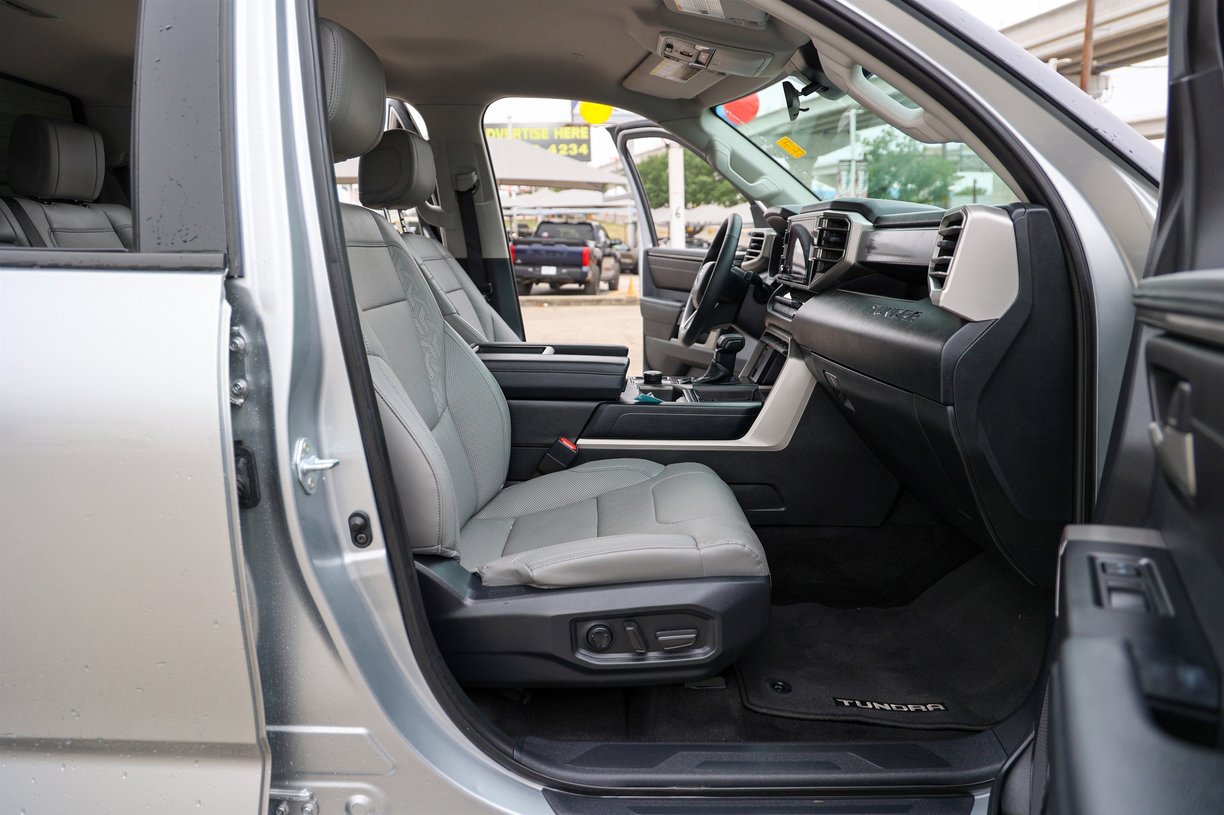 2023 Toyota TUNDRA 4X4 SR5