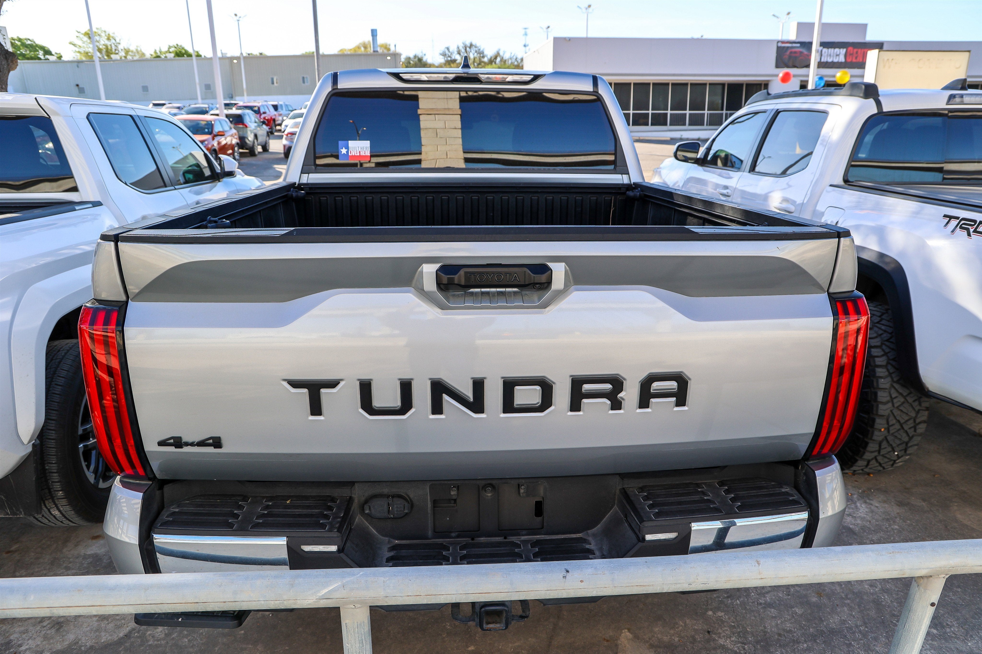2023 Toyota TUNDRA 4X4 SR5