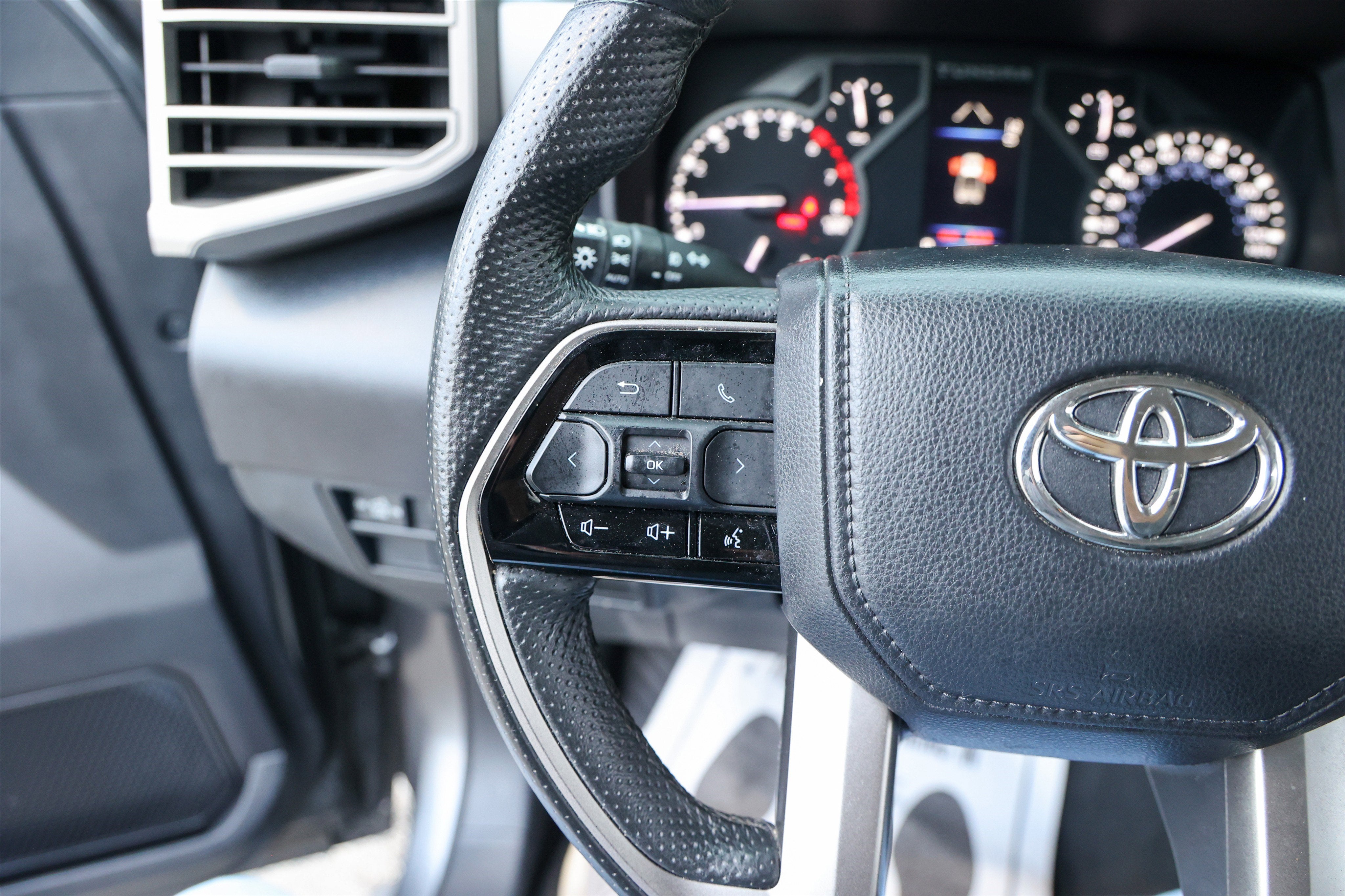 2023 Toyota TUNDRA 4X4 SR5