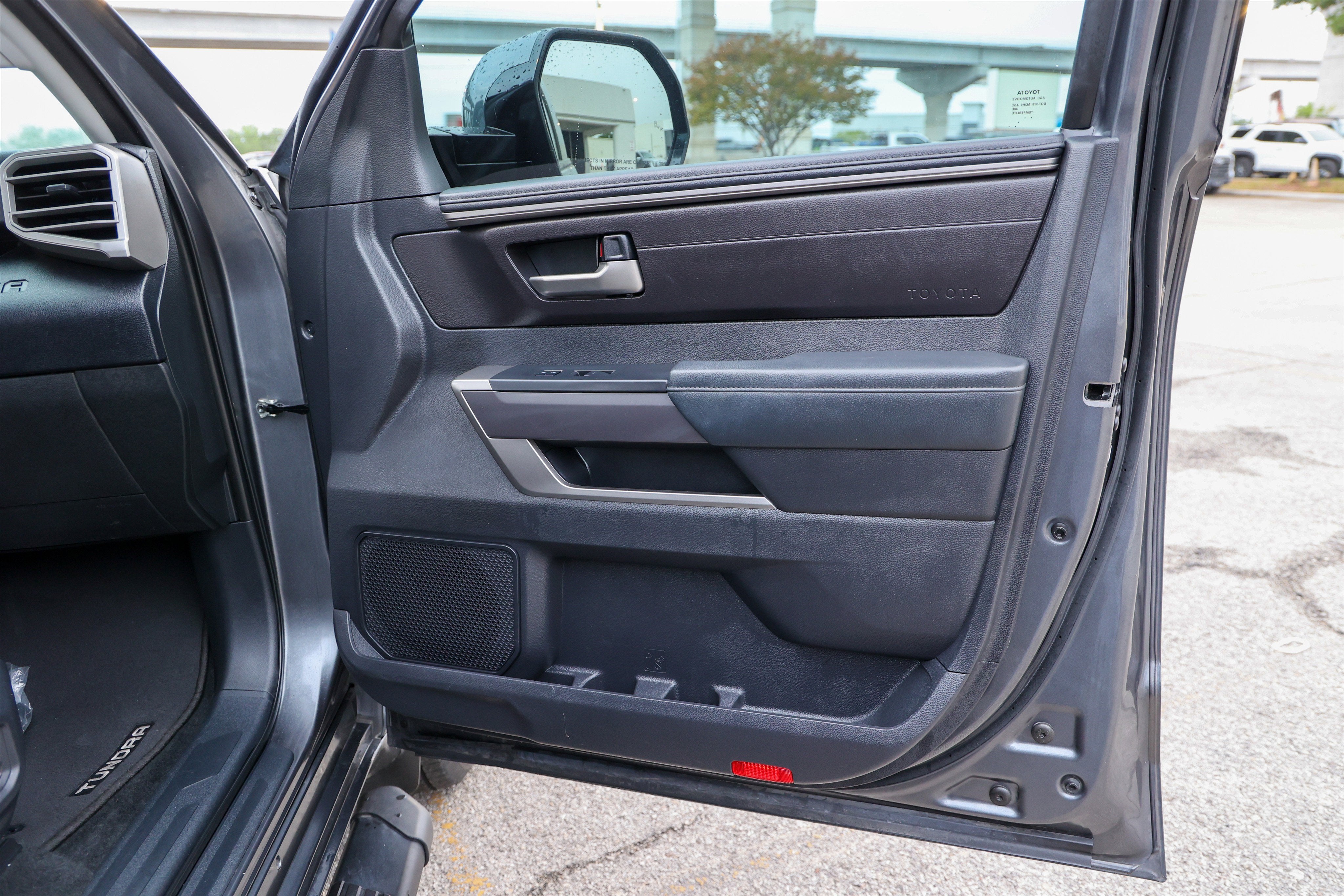 2023 Toyota TUNDRA 4X4 SR5