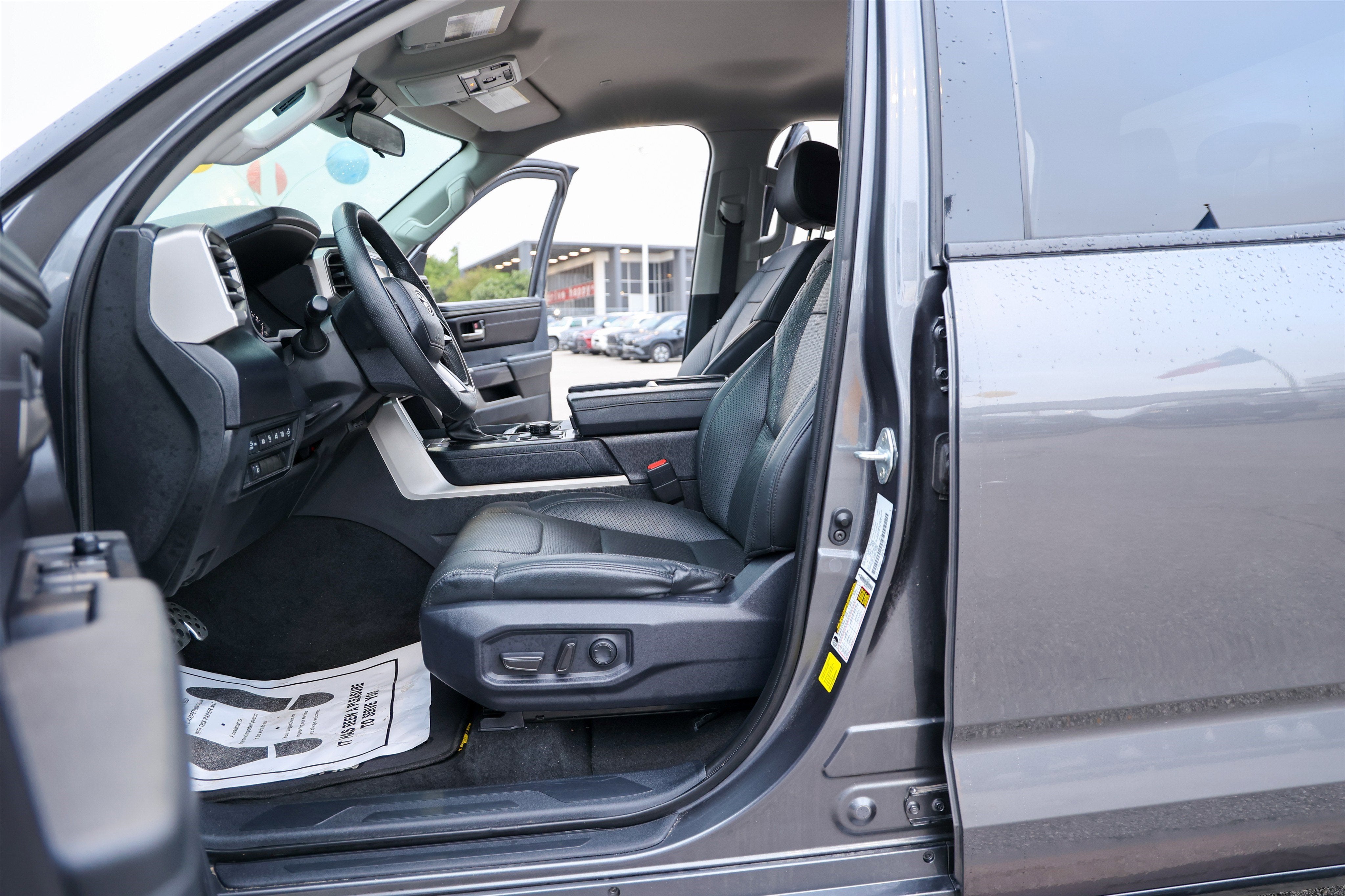 2023 Toyota TUNDRA 4X4 SR5