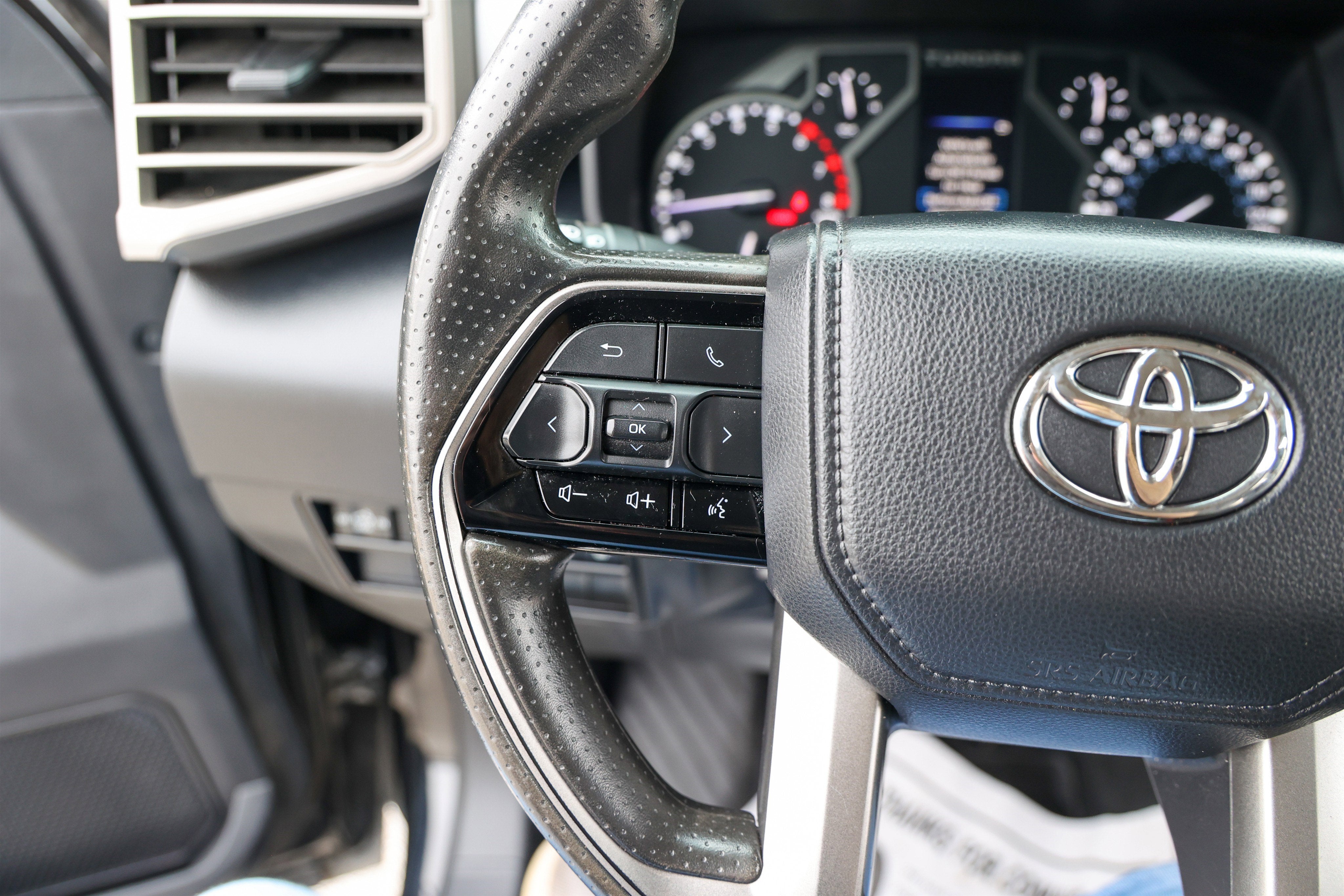 2023 Toyota TUNDRA 4X4 SR5