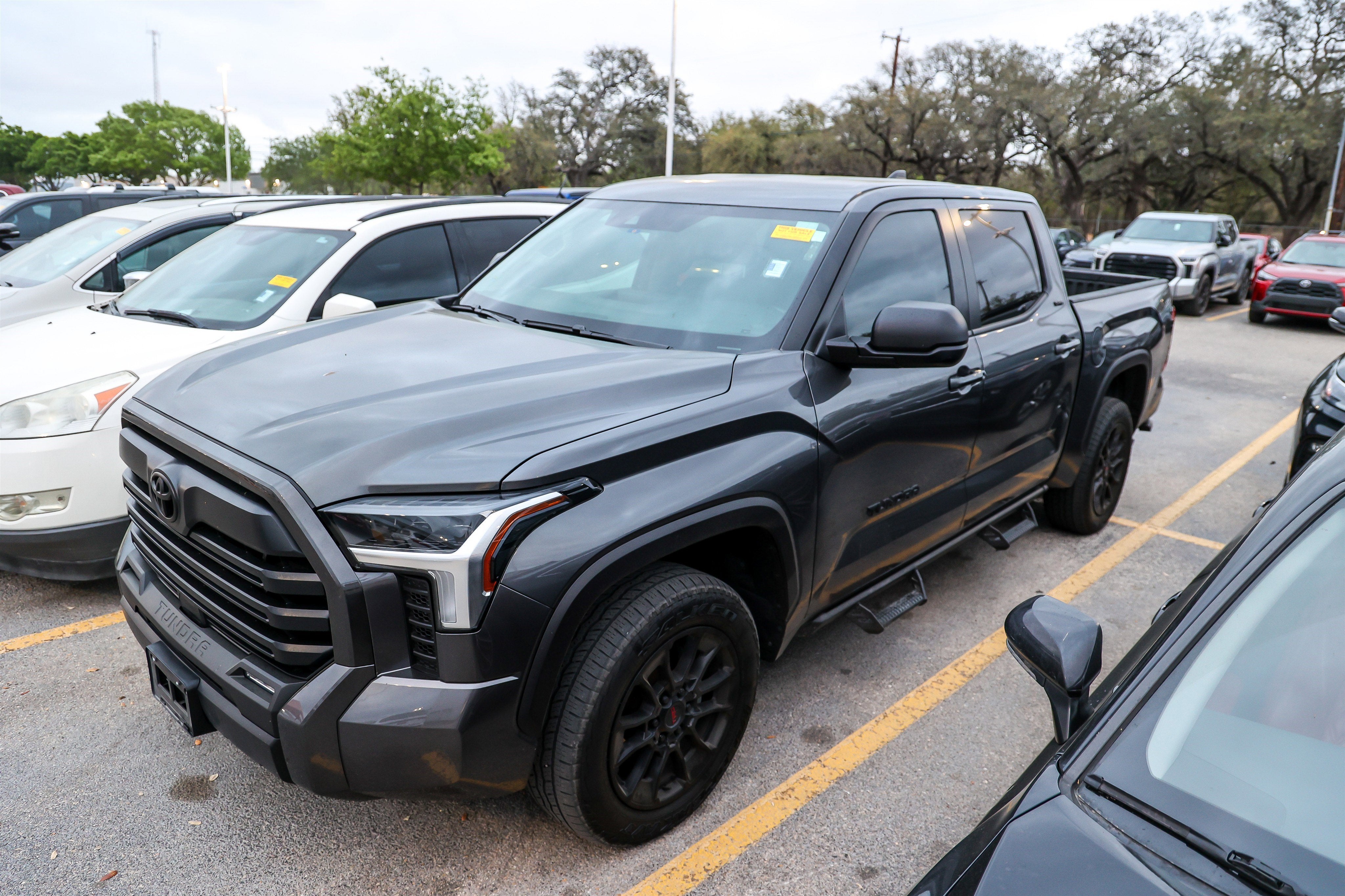 2024 Toyota TUNDRA 4X4 SR5