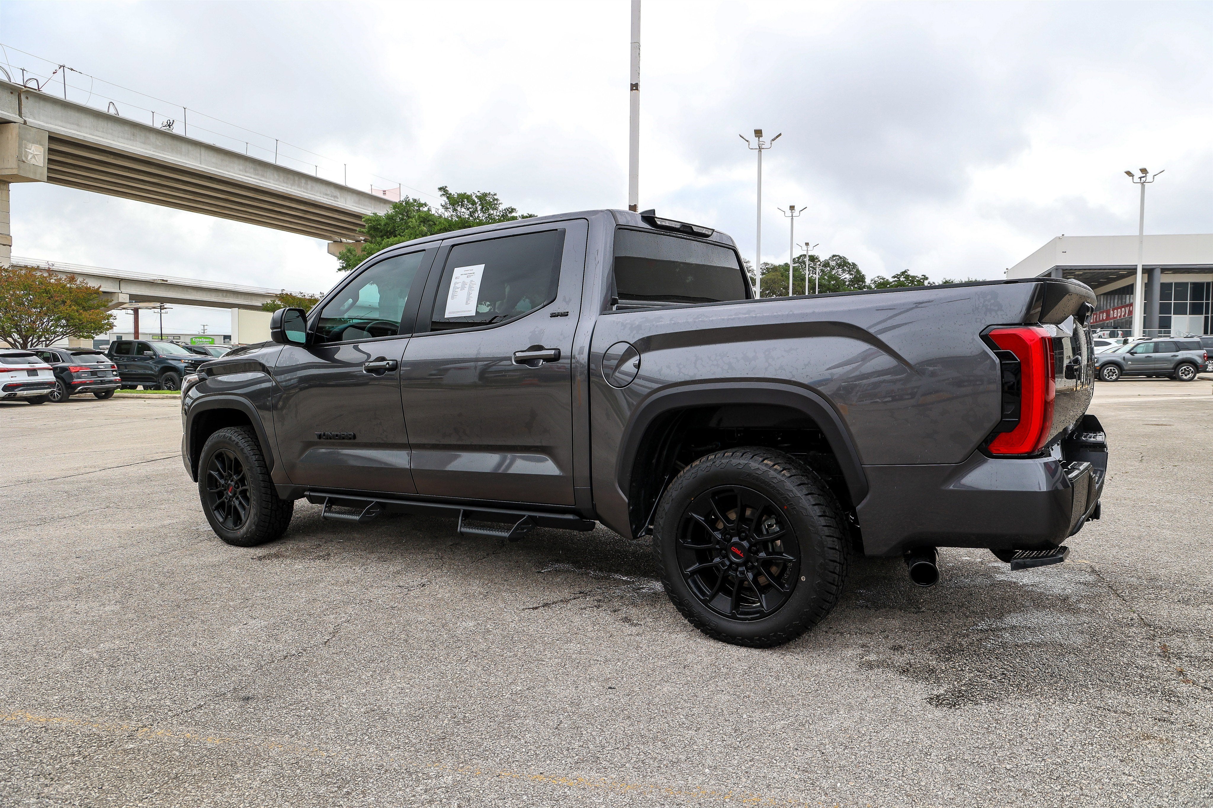 2024 Toyota TUNDRA 4X4 SR5