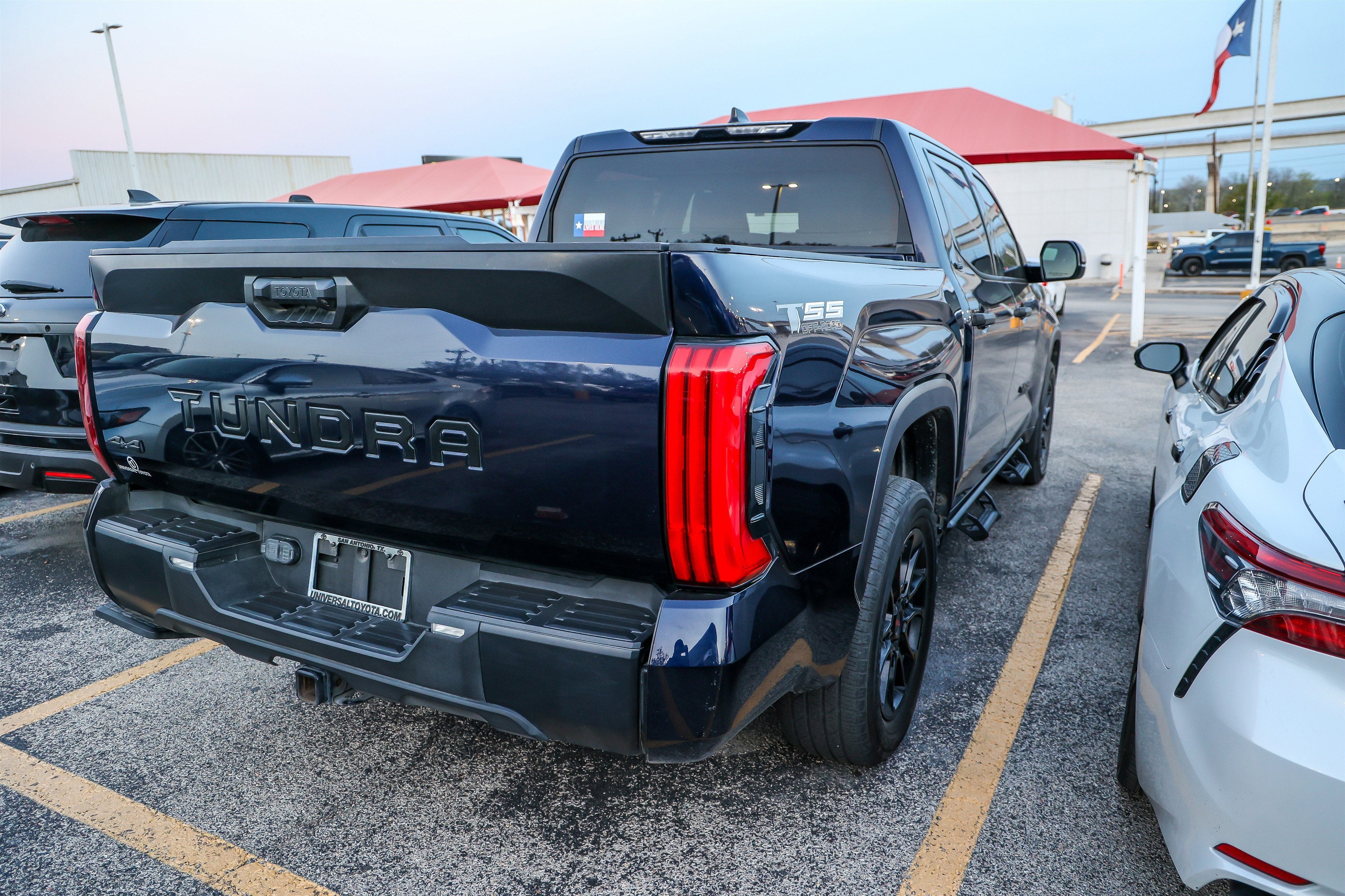 2023 Toyota Tundra 4WD SR5