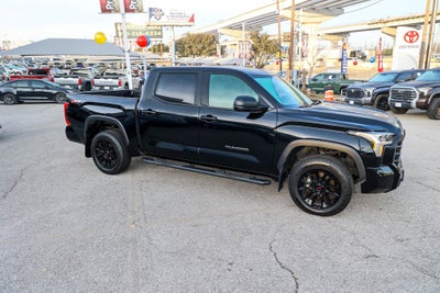 2024 Toyota TUNDRA 4X4 SR5