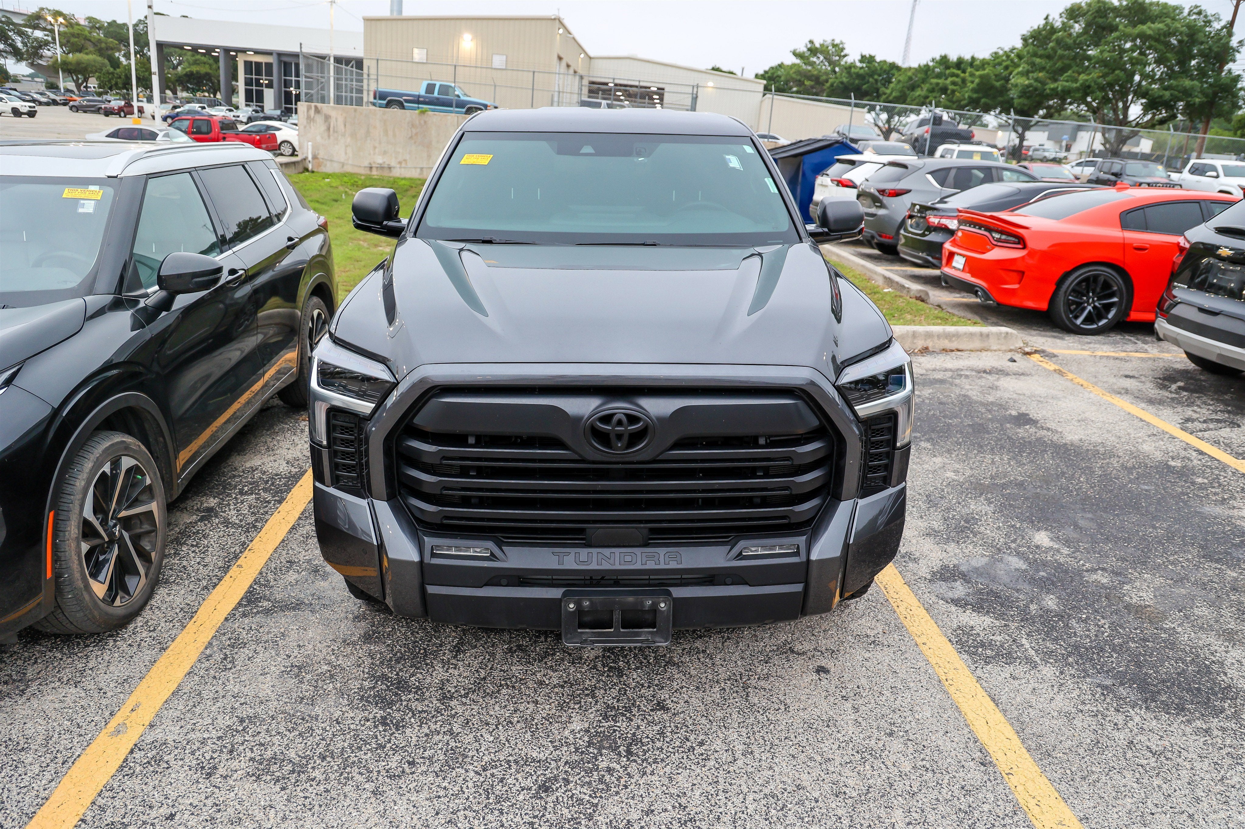 2025 Toyota TUNDRA 4X4 SR5