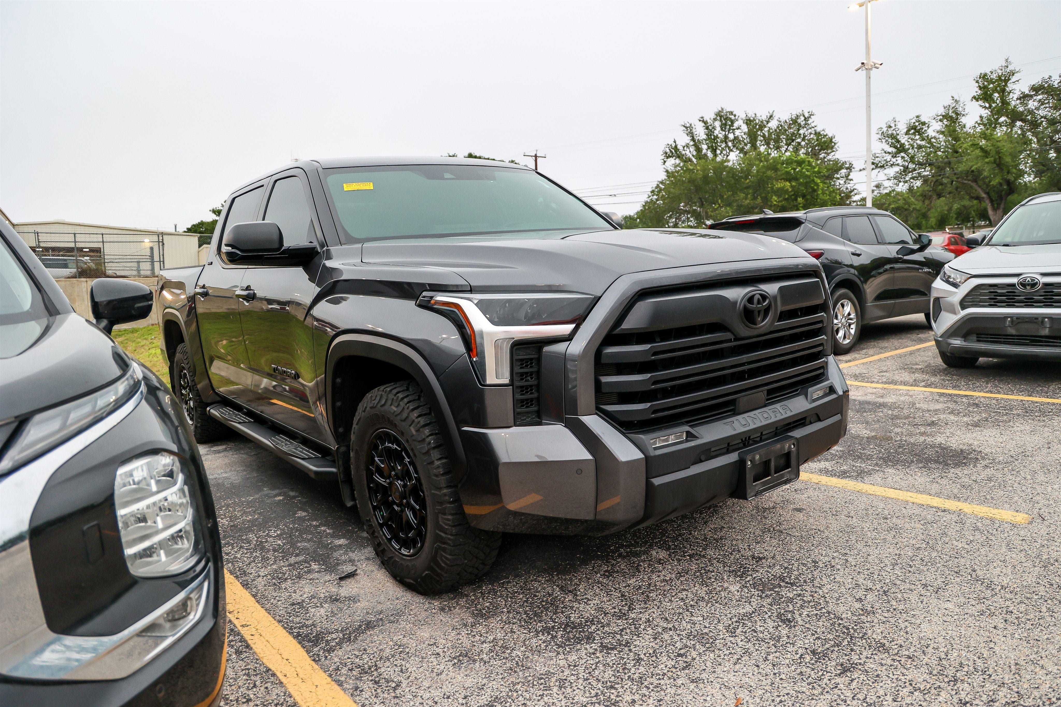 2025 Toyota TUNDRA 4X4 SR5