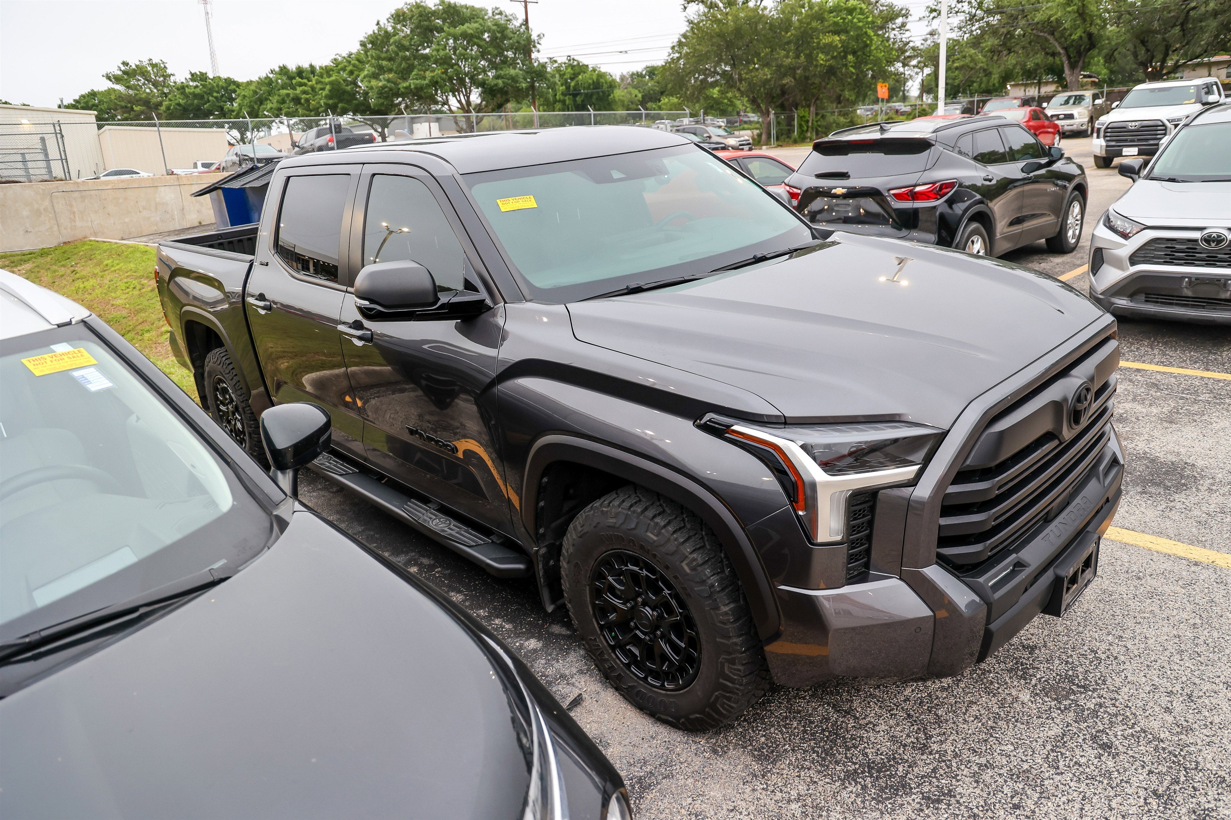 2025 Toyota TUNDRA 4X4 SR5