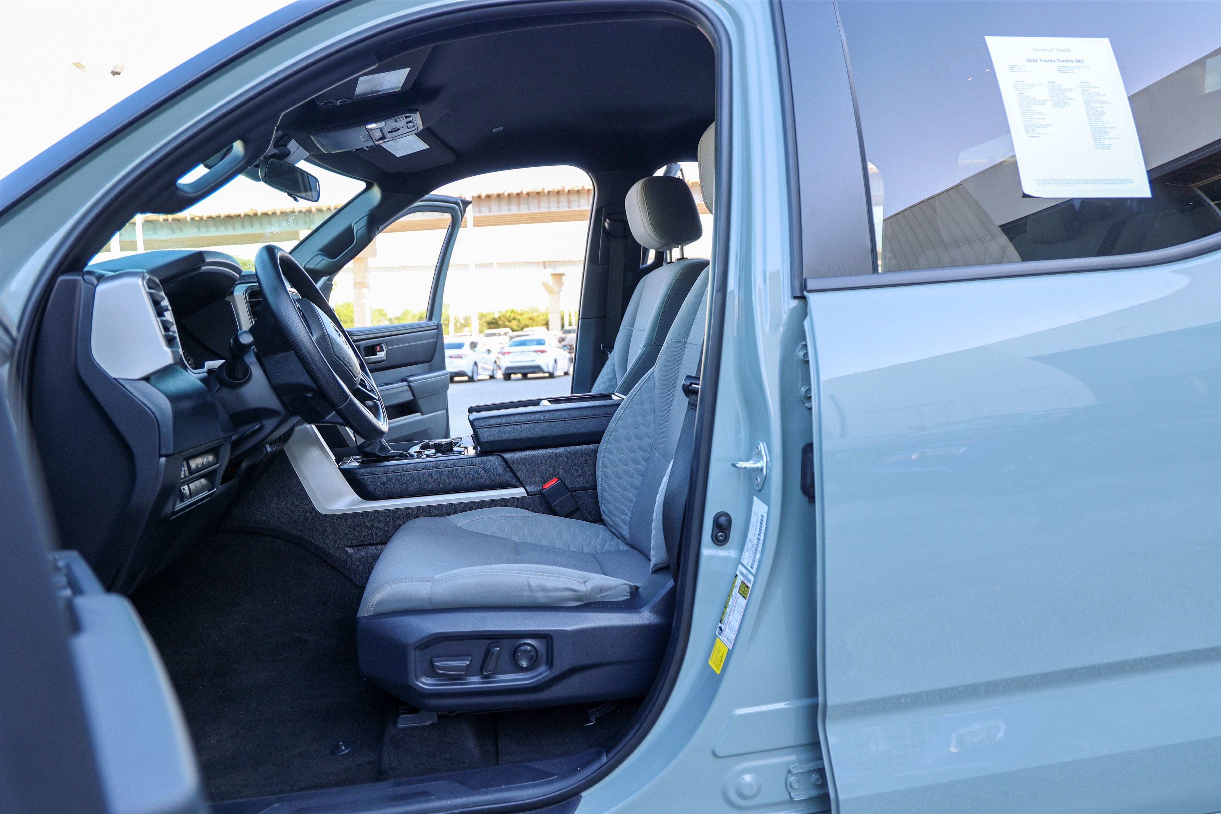 2025 Toyota TUNDRA 4X4 SR5