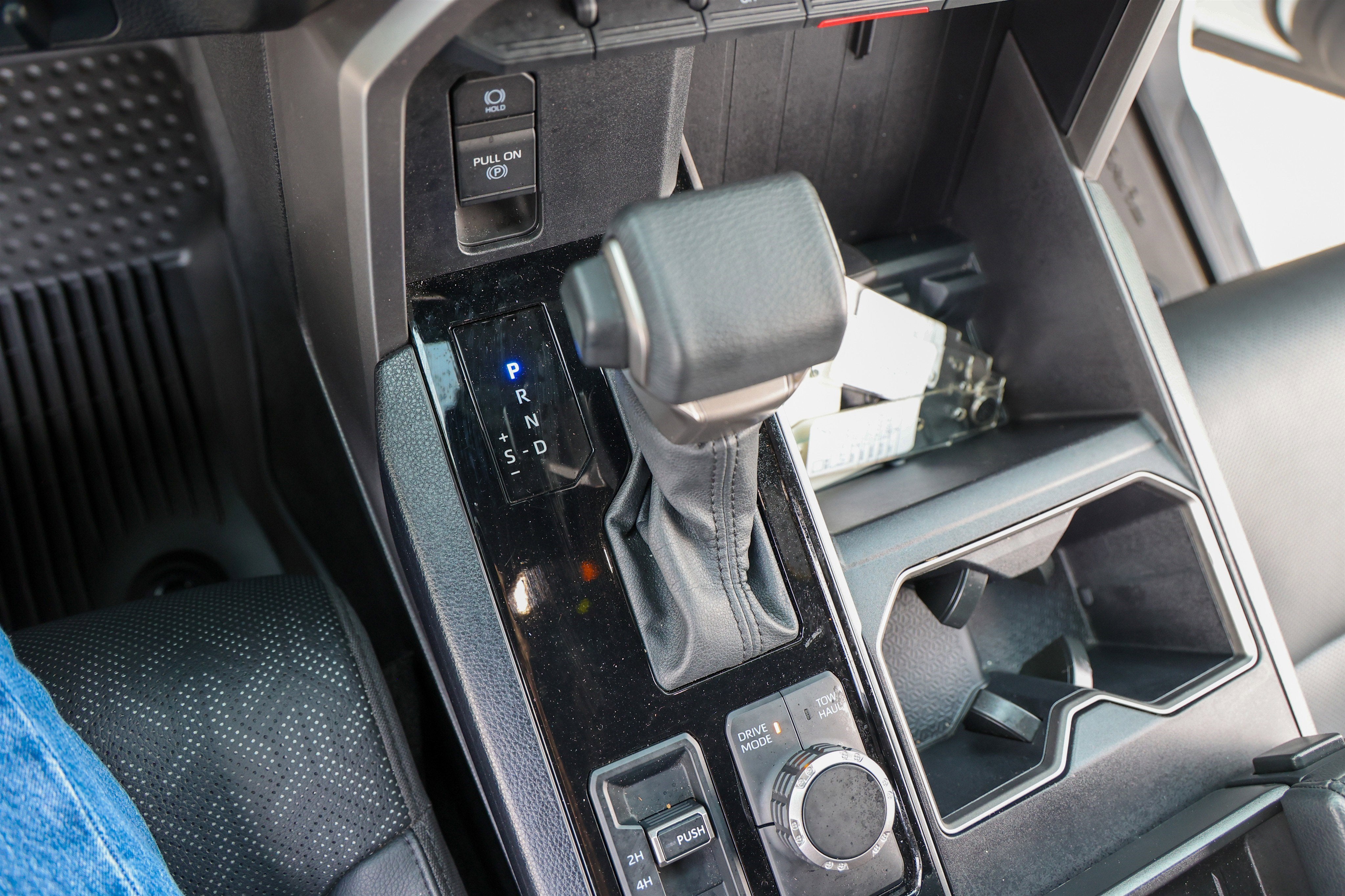 2025 Toyota TUNDRA 4X4 SR5