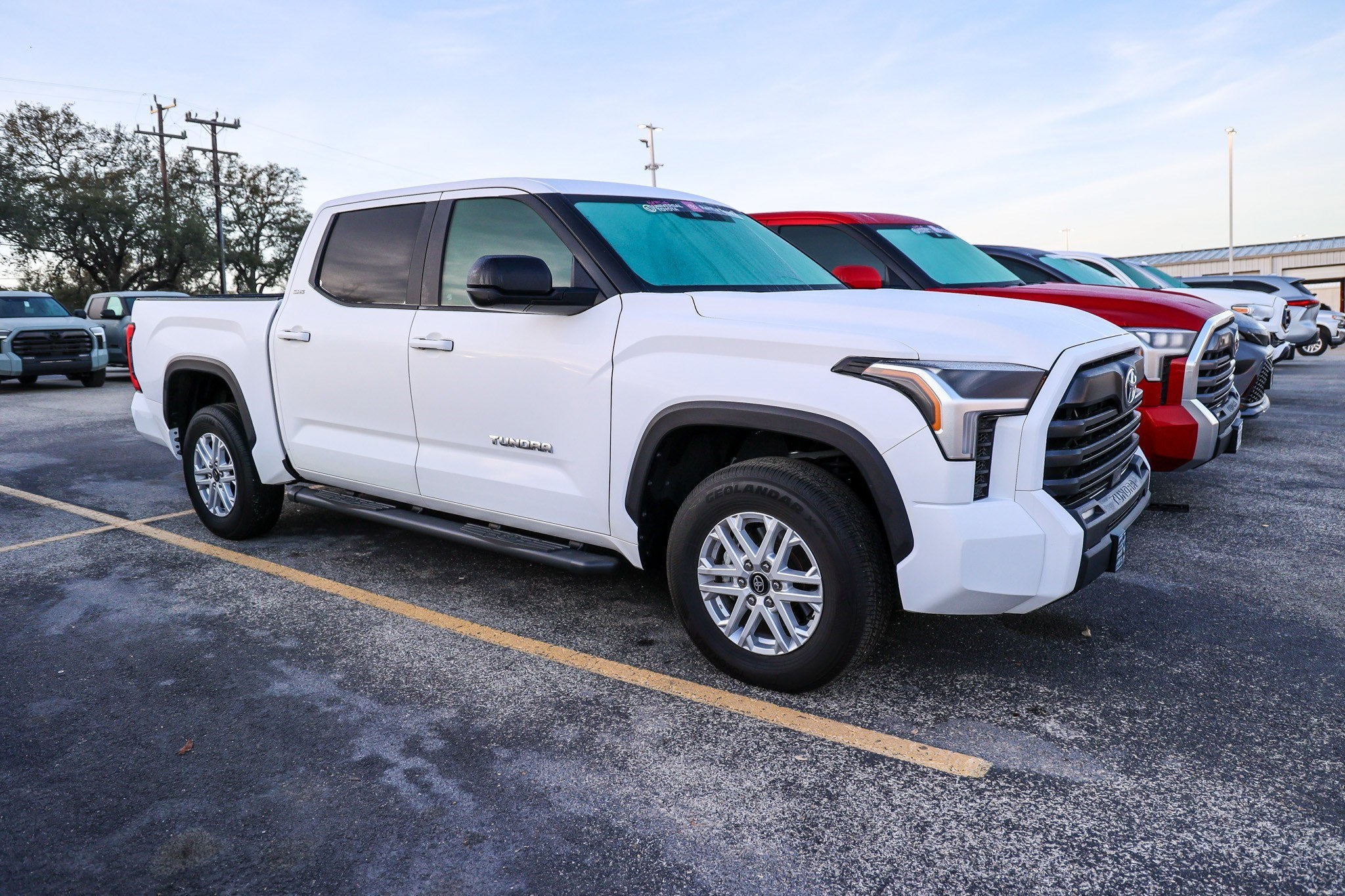2025 Toyota TUNDRA 4X4 SR5