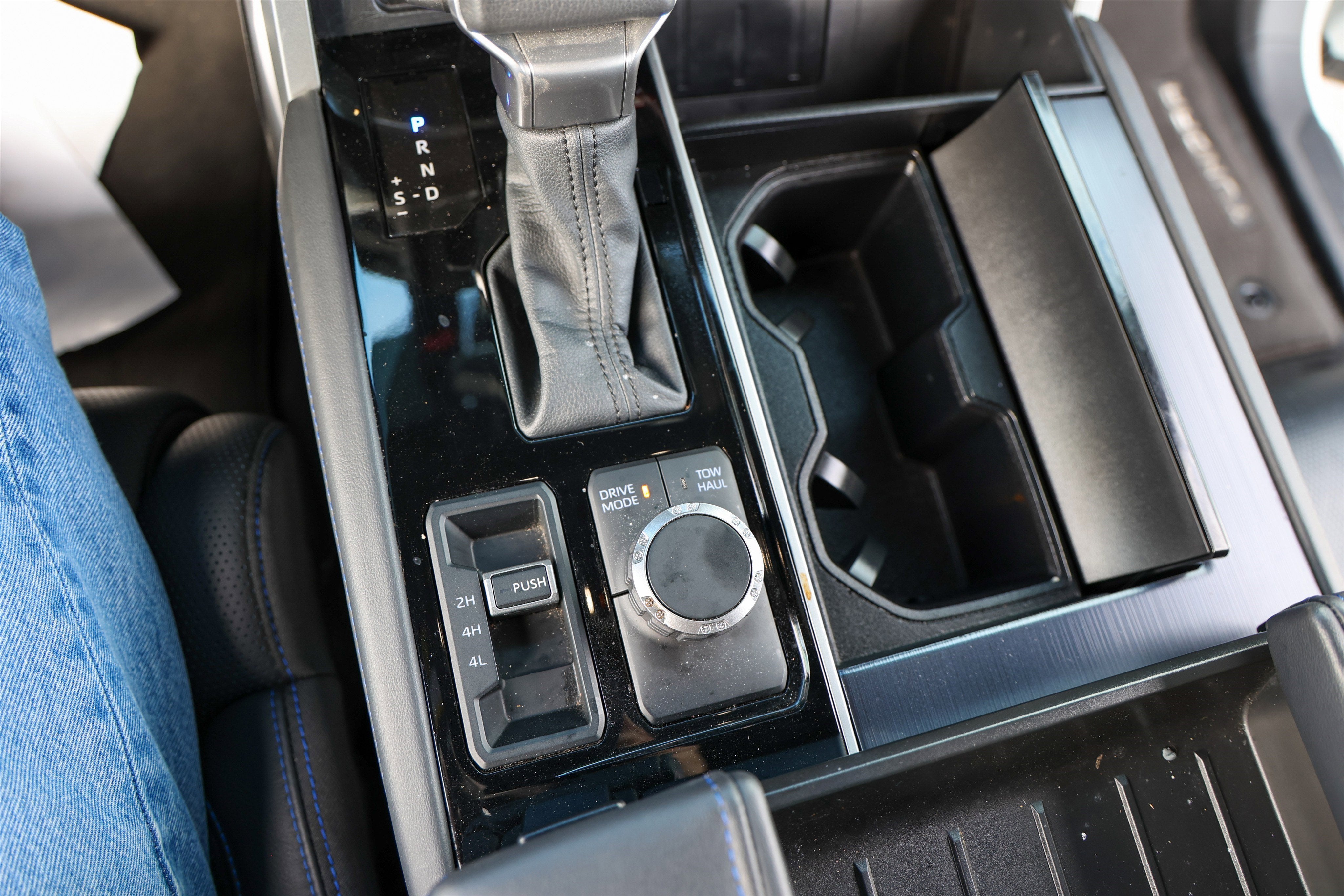 2024 Toyota TUNDRA 4X4 Platinum