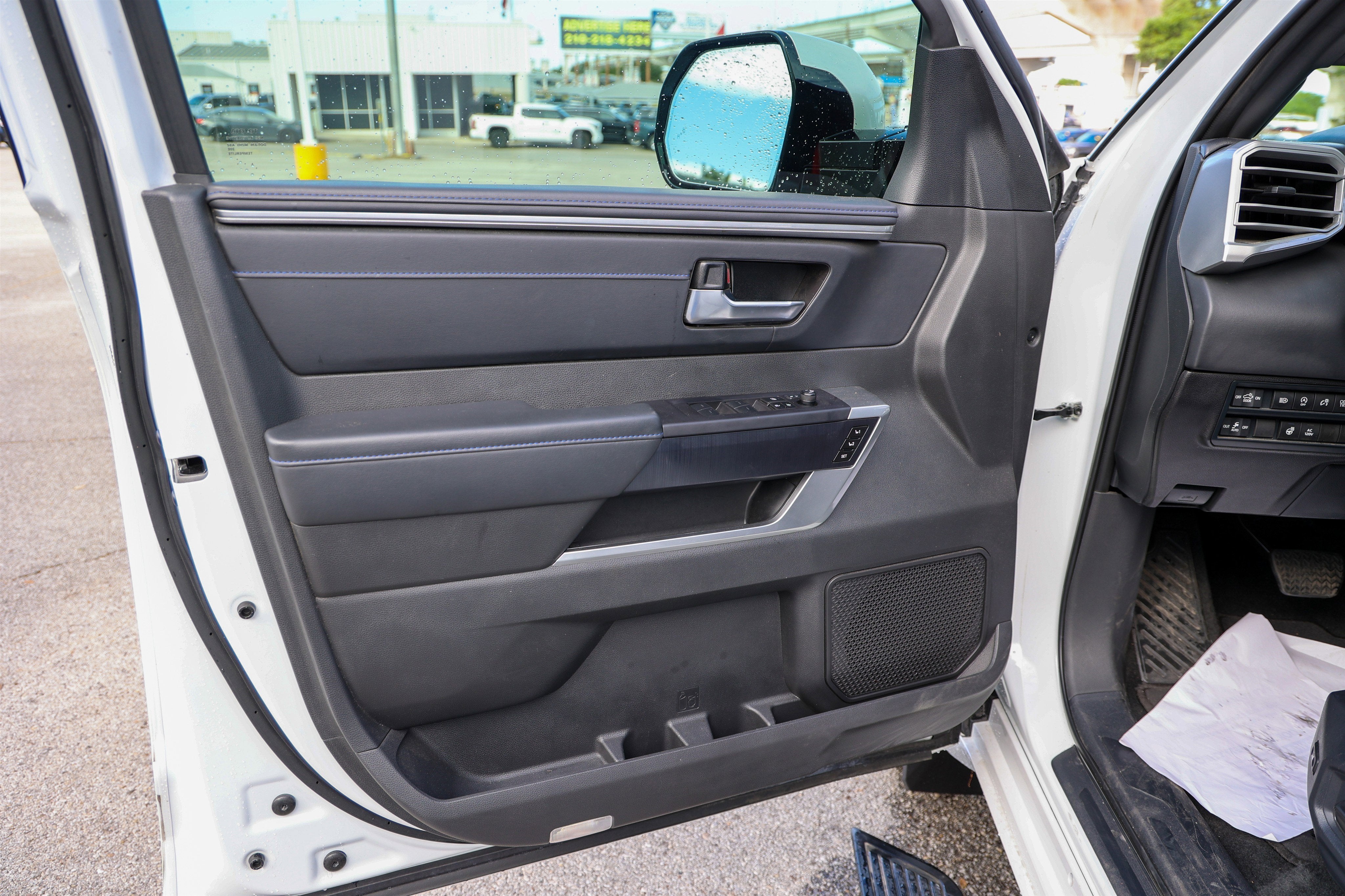 2024 Toyota TUNDRA 4X4 Platinum