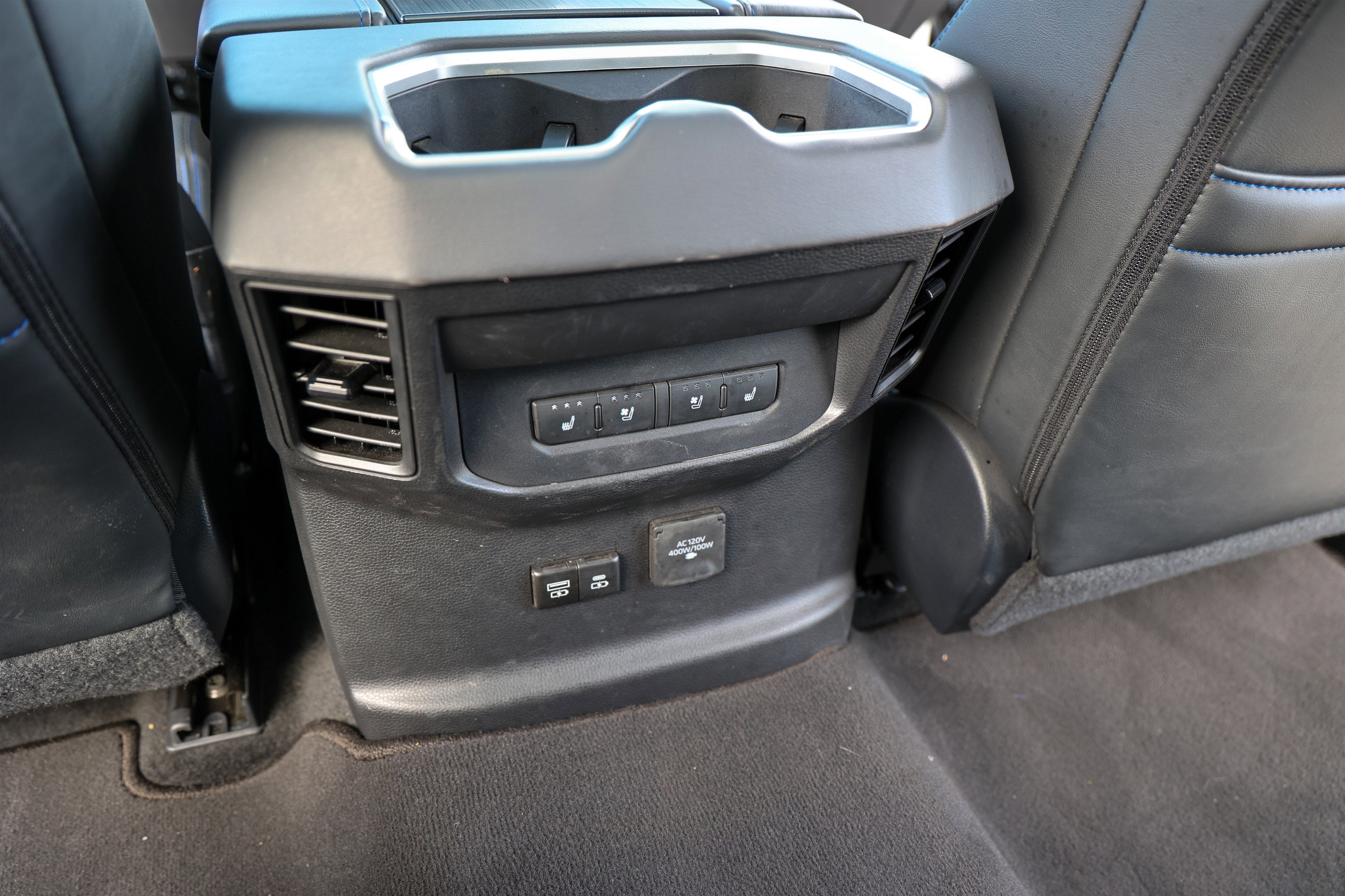 2024 Toyota TUNDRA 4X4 Platinum