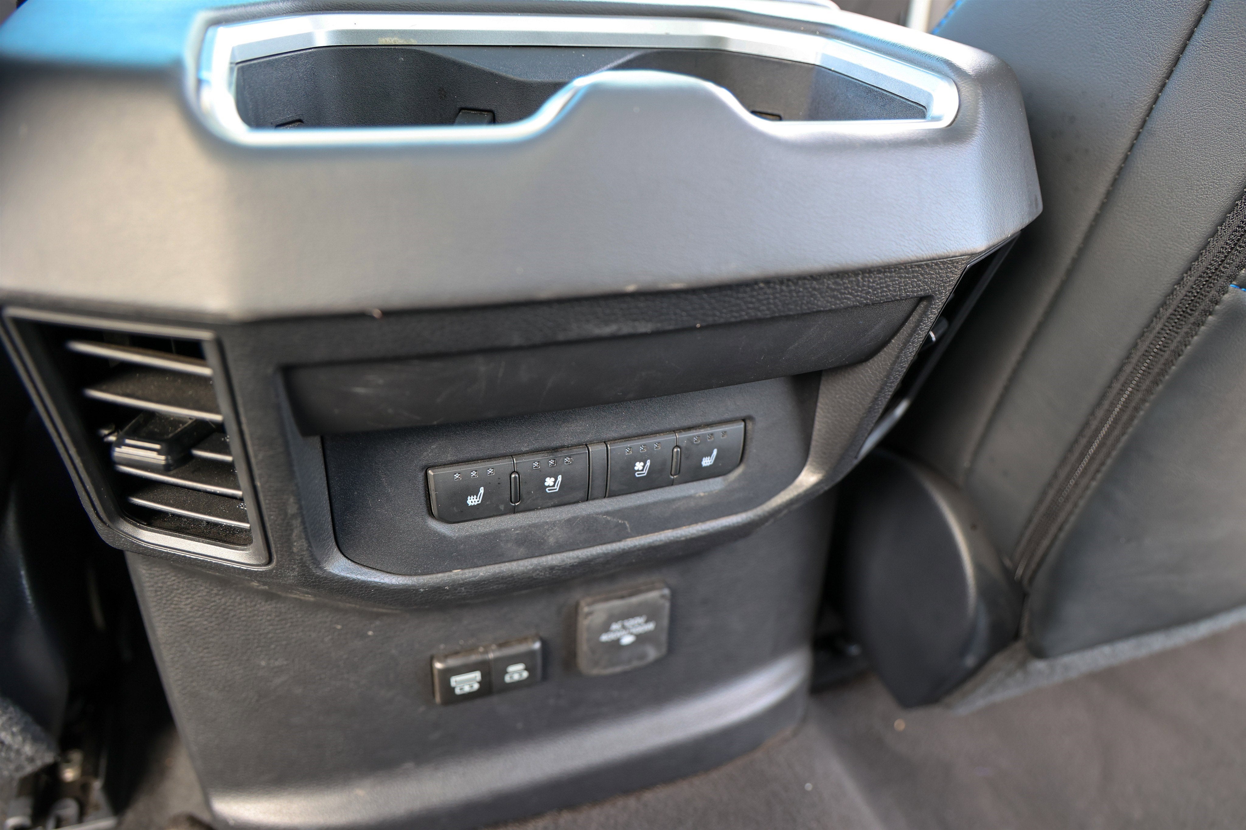 2024 Toyota TUNDRA 4X4 Platinum