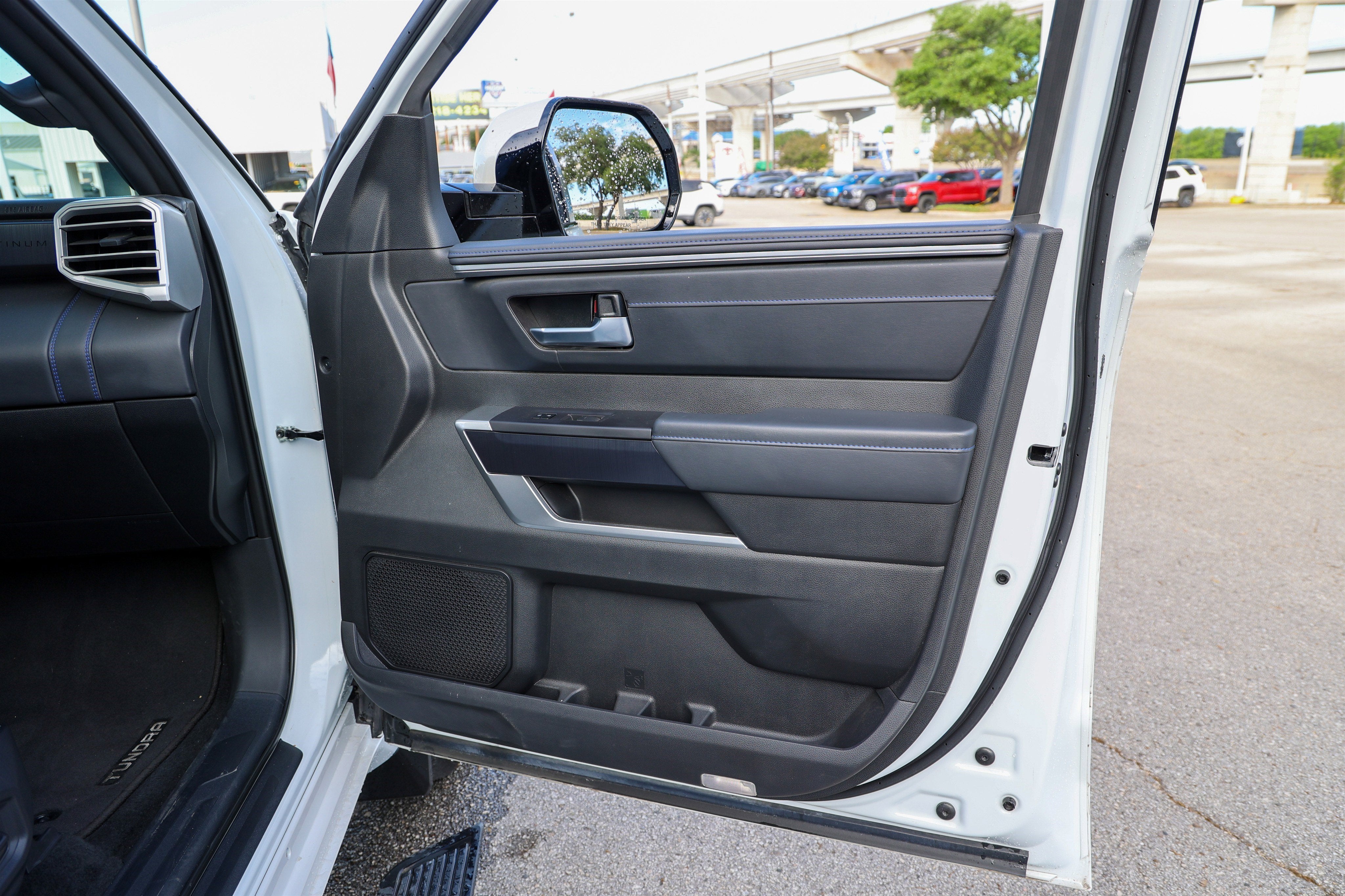 2024 Toyota TUNDRA 4X4 Platinum