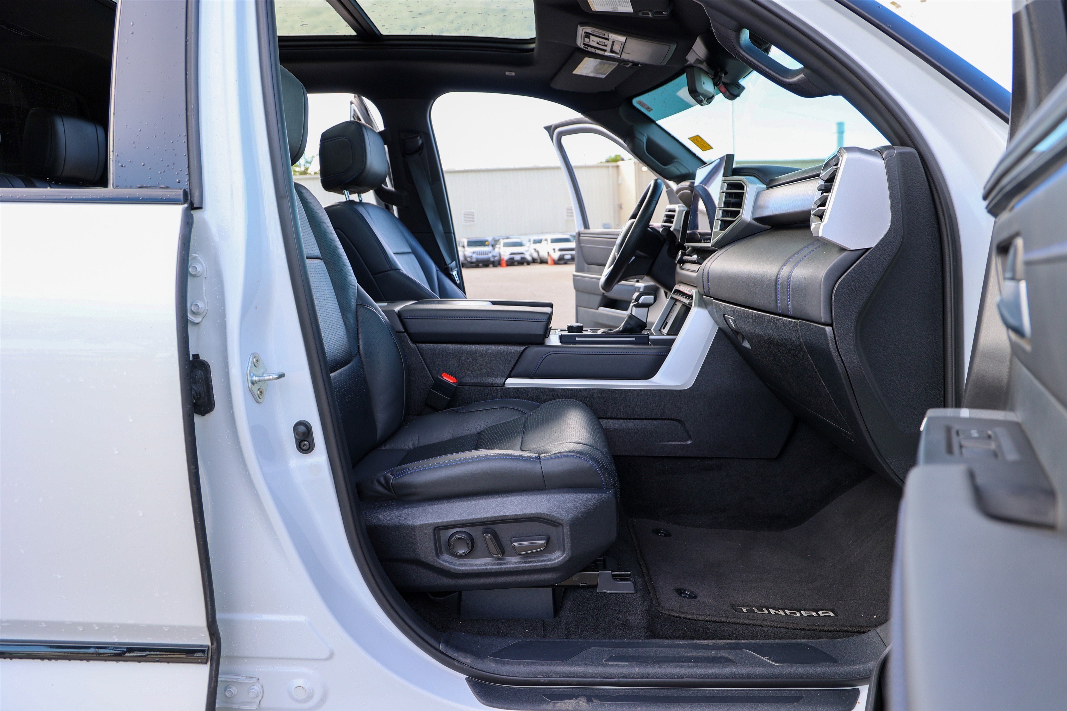 2024 Toyota TUNDRA 4X4 Platinum