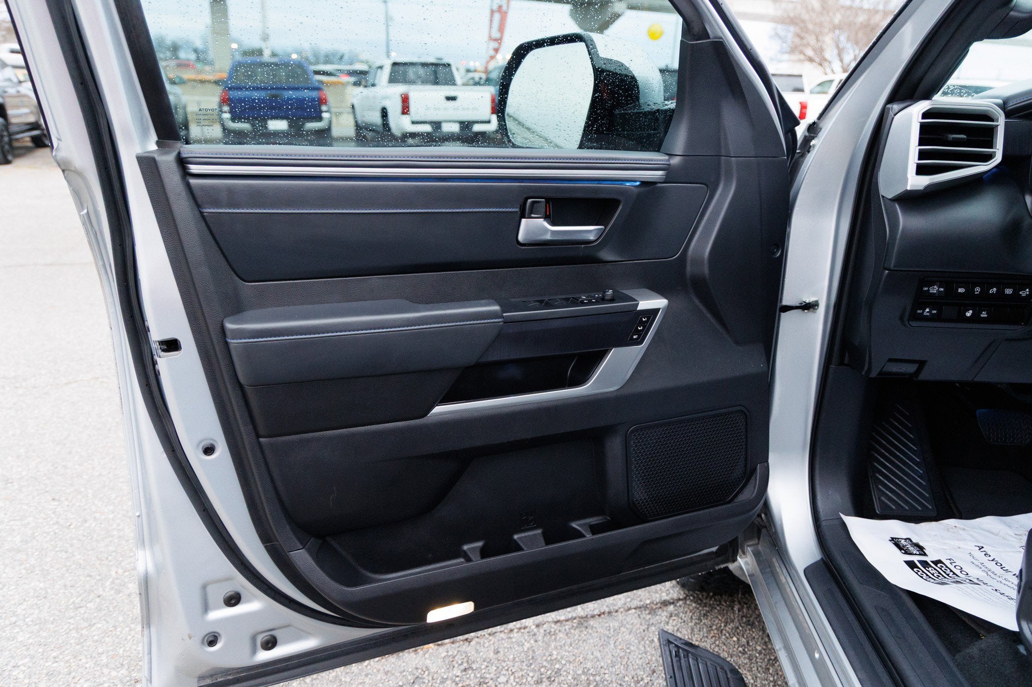 2023 Toyota TUNDRA 4X4 Platinum