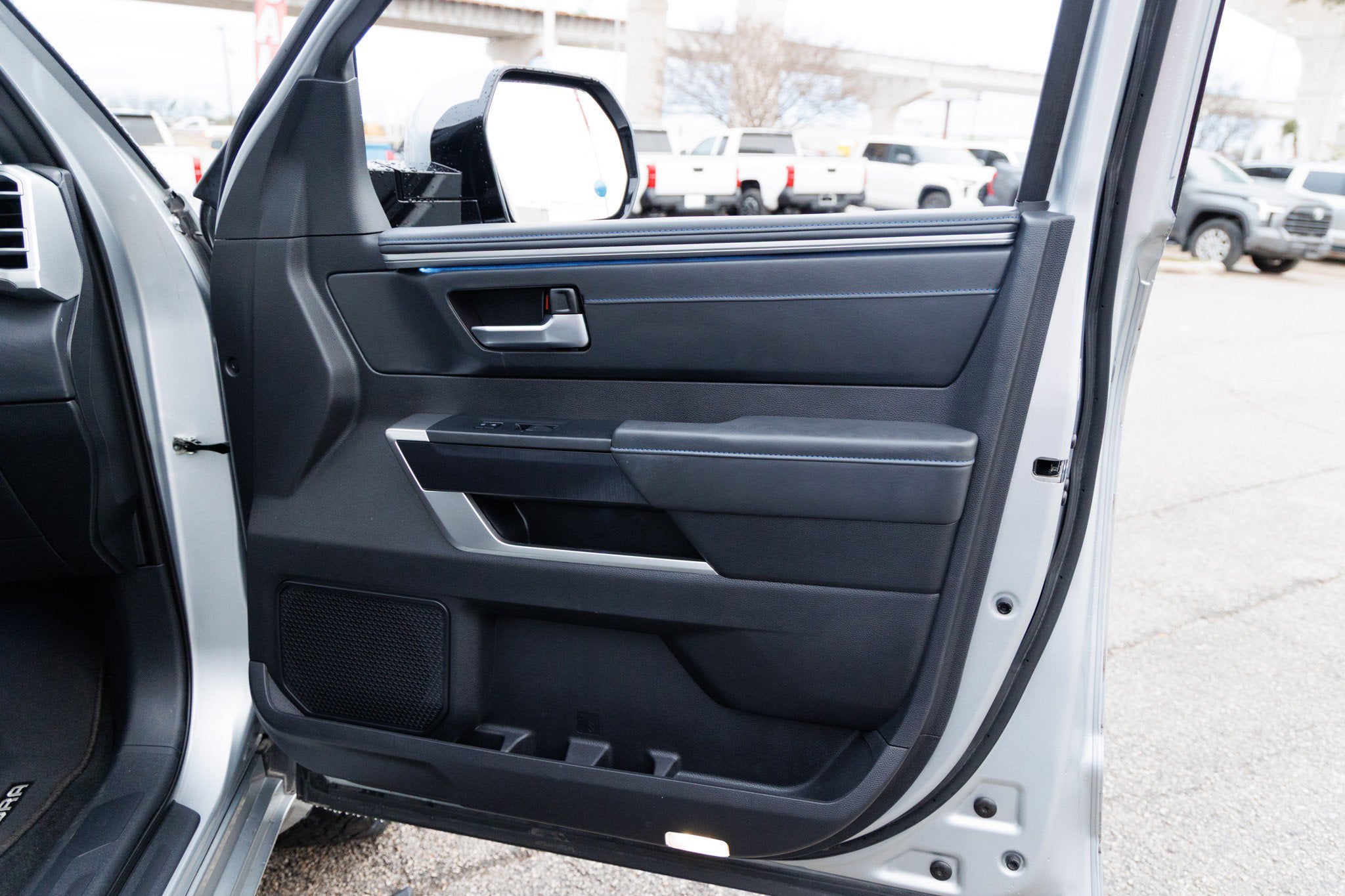 2023 Toyota TUNDRA 4X4 Platinum