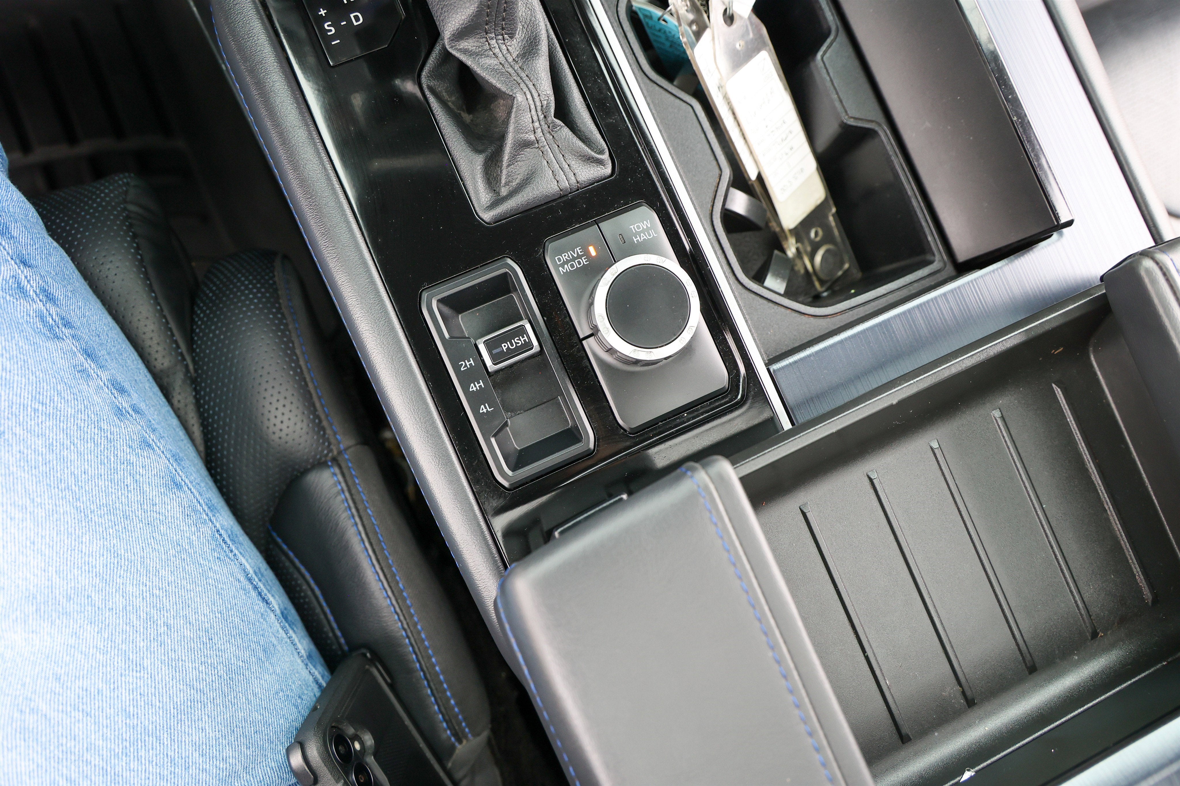 2023 Toyota TUNDRA 4X4 Platinum