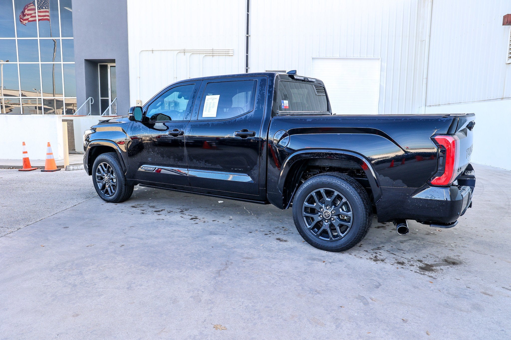 2023 Toyota TUNDRA HV 4X4 Platinum Hybrid